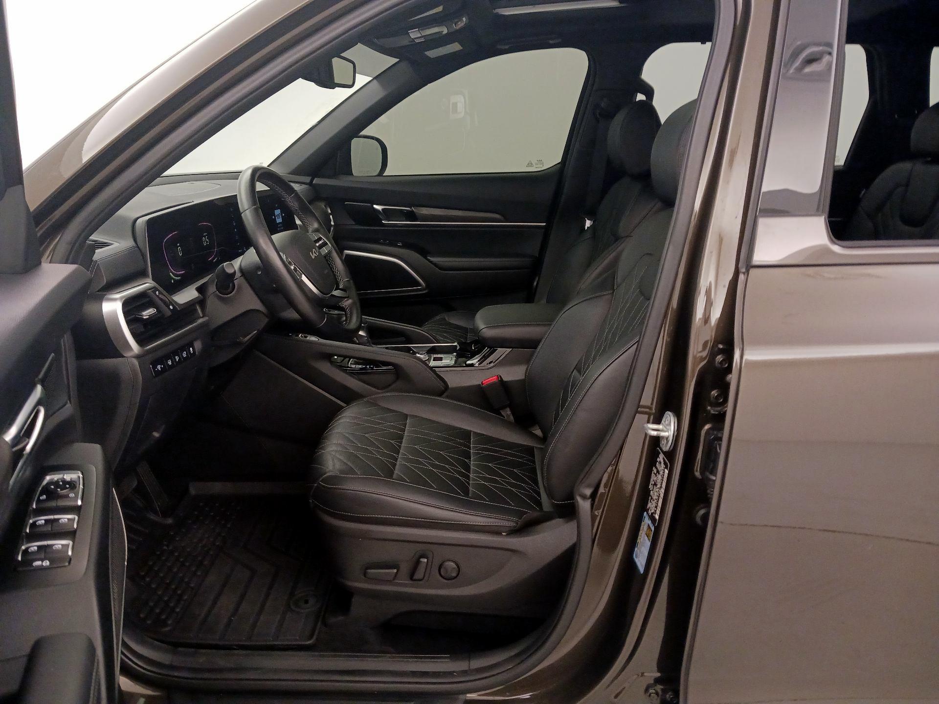 Thumbnail: 2023 Kia Telluride - 11