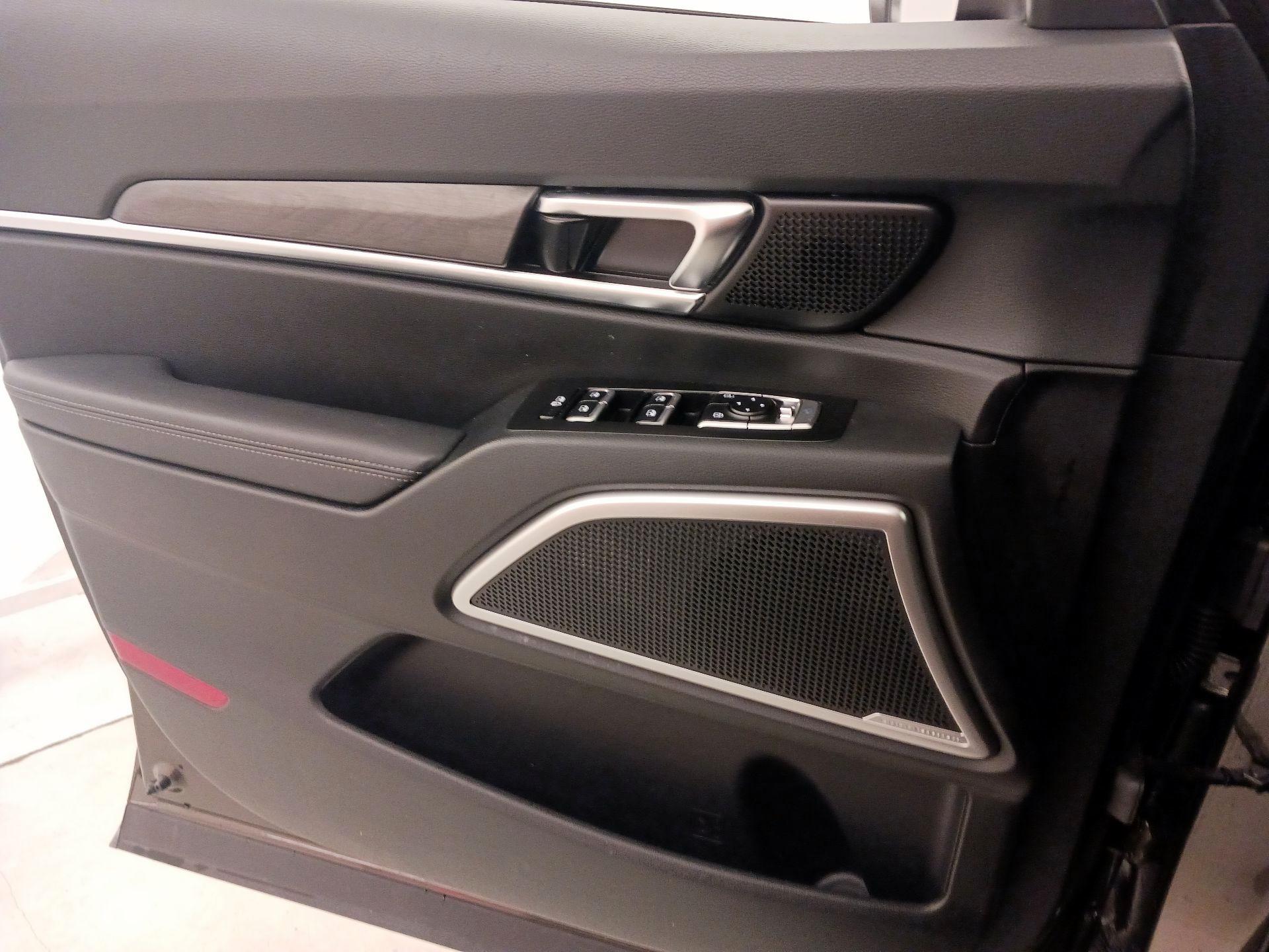 Thumbnail: 2023 Kia Telluride - 12