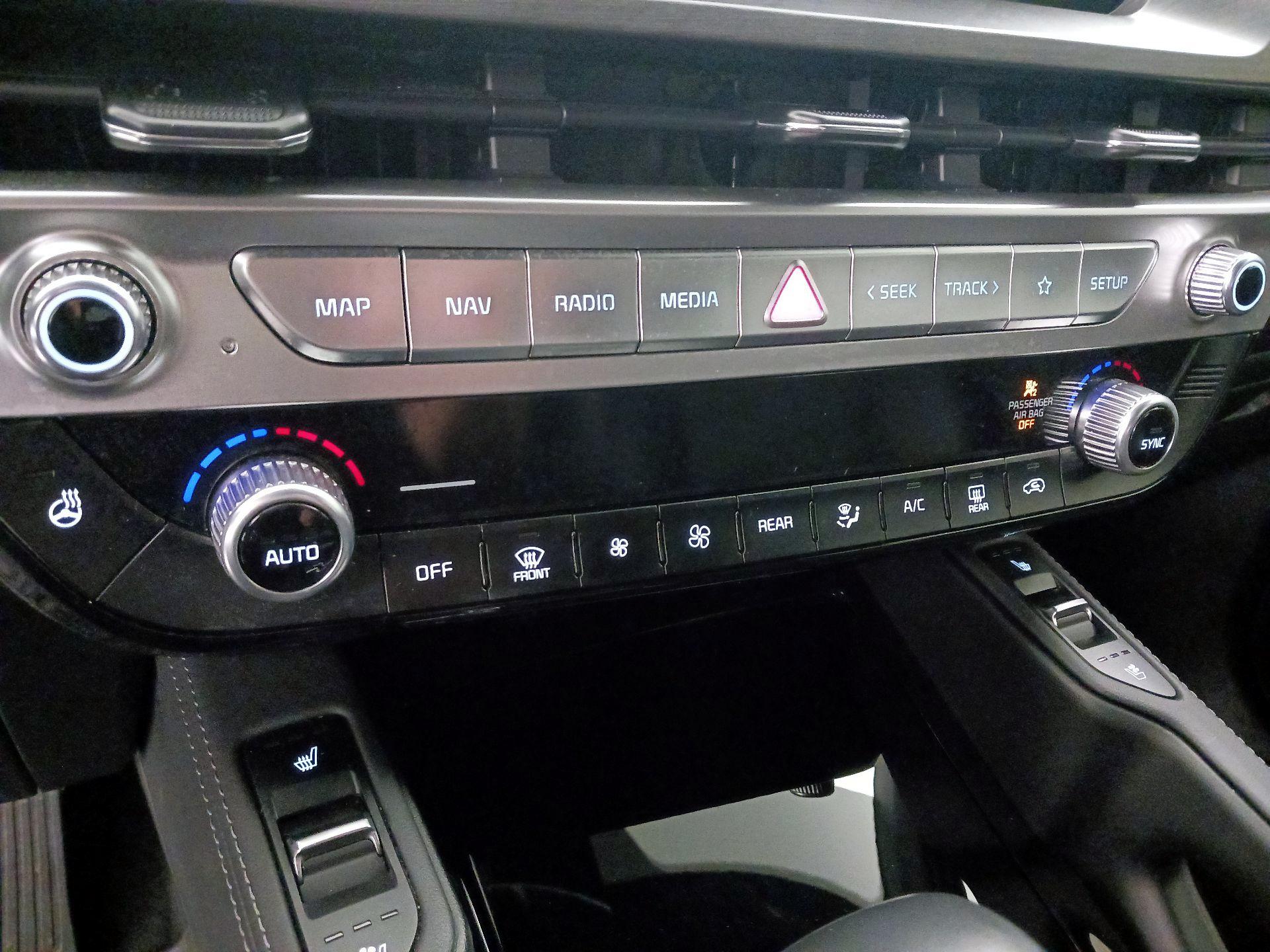 Thumbnail: 2023 Kia Telluride - 17