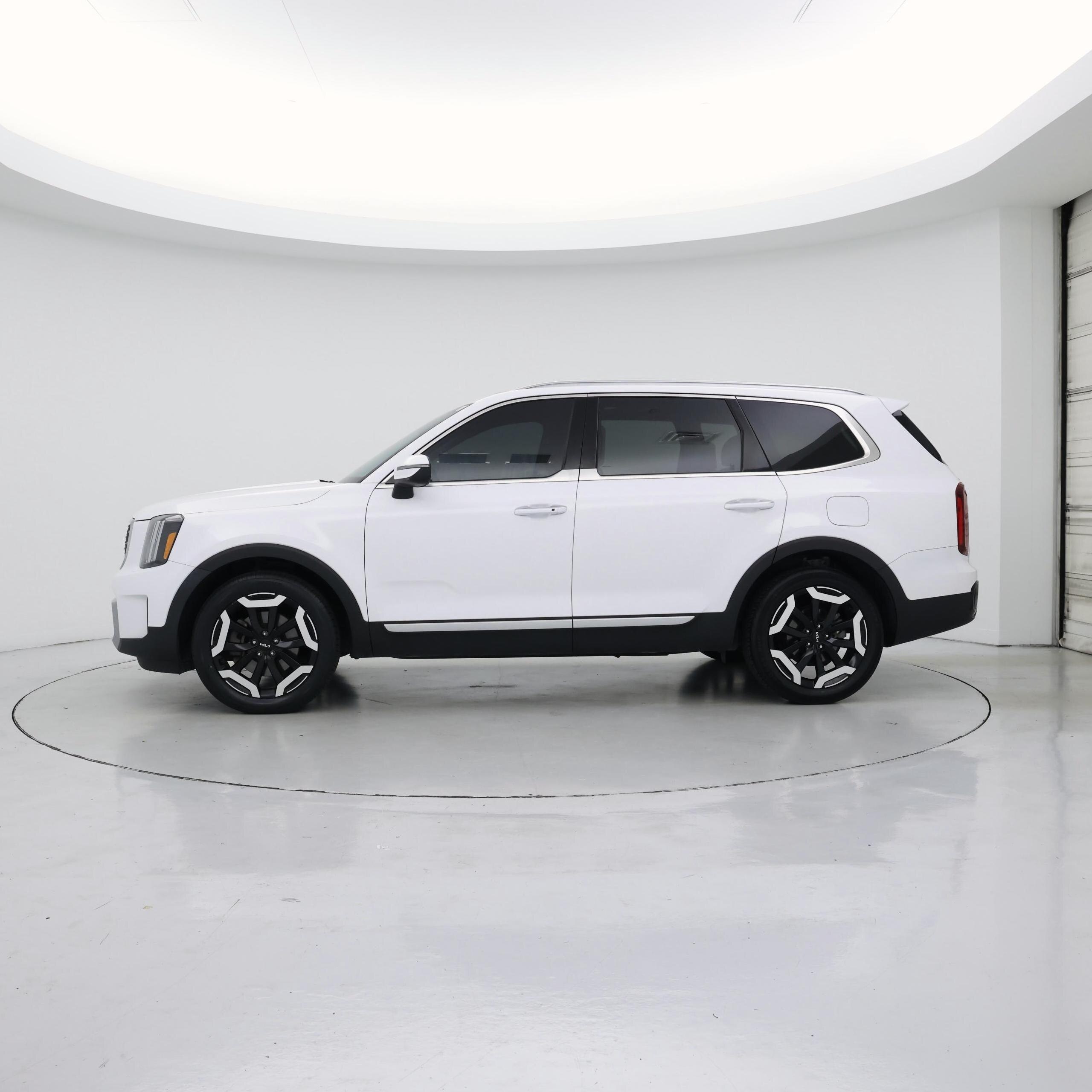 Thumbnail: 2023 Kia Telluride - 3