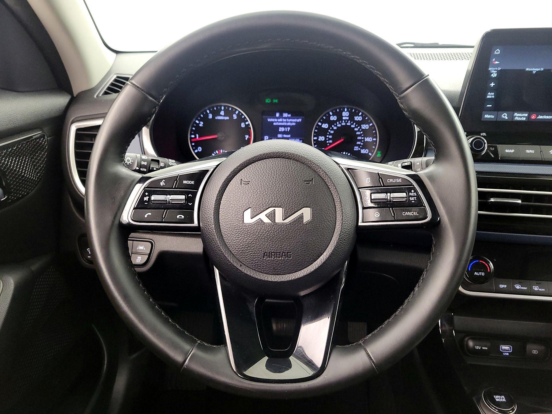 Thumbnail: 2023 Kia Seltos - 10