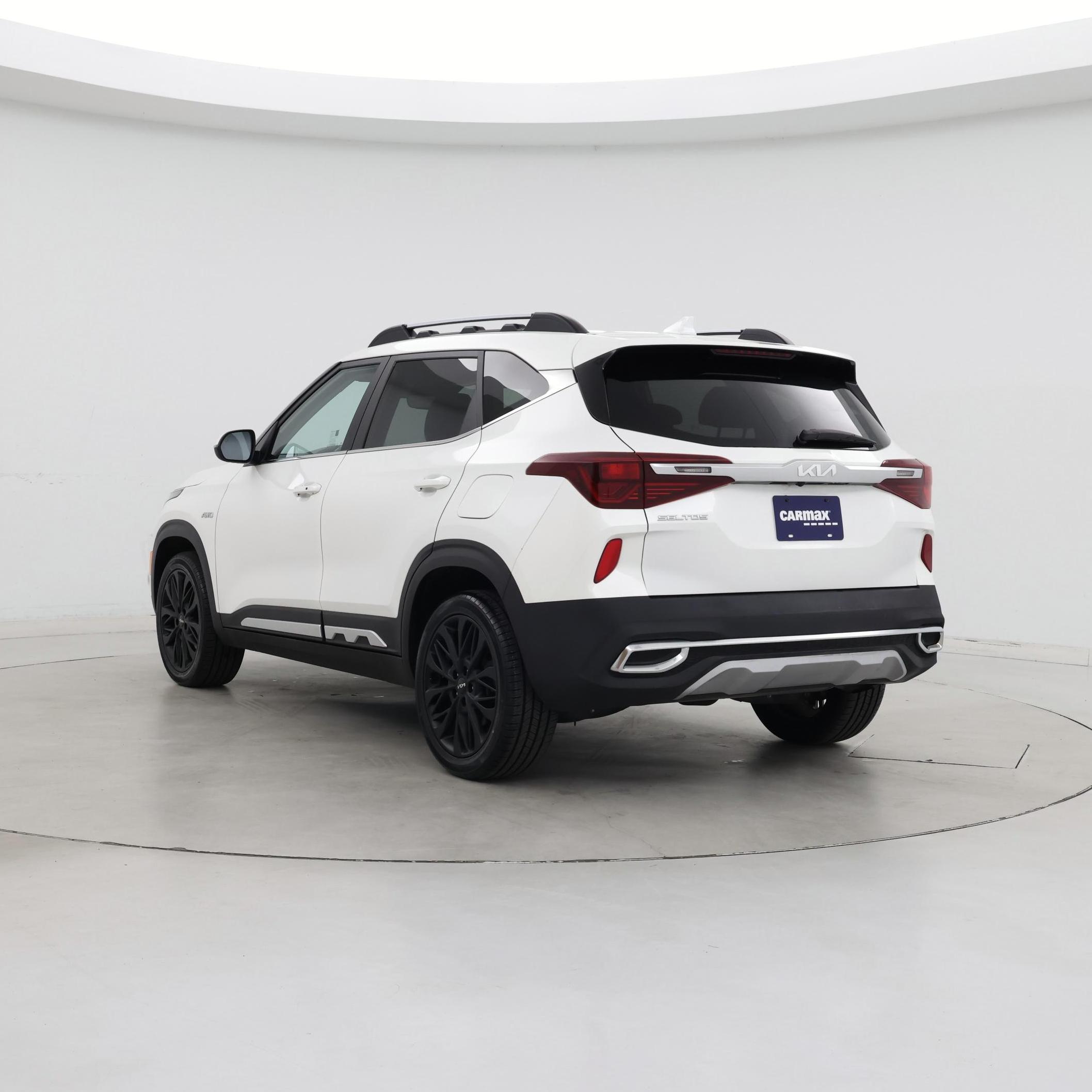 Thumbnail: 2023 Kia Seltos - 2