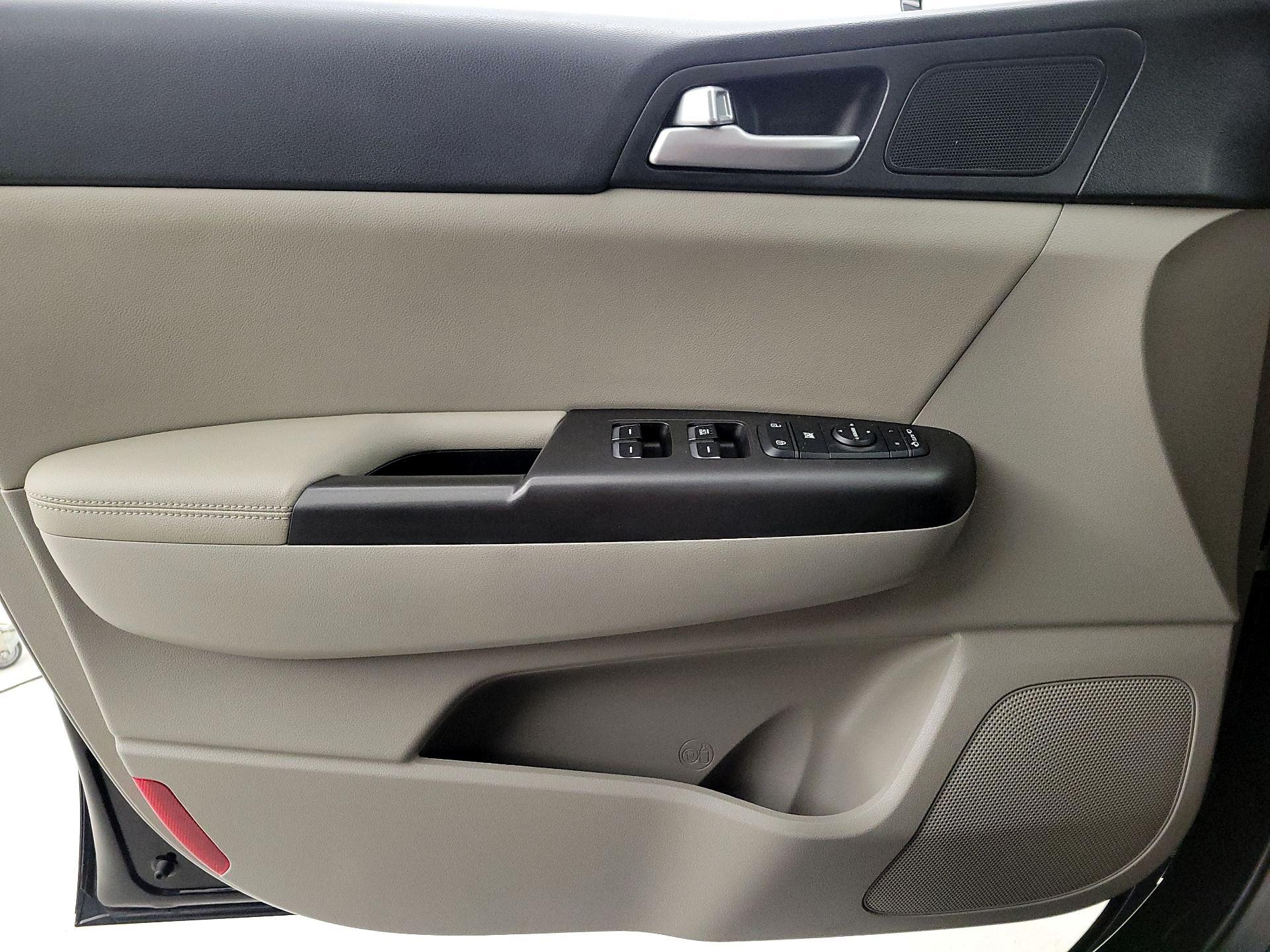 Thumbnail: 2020 Kia Sportage - 12