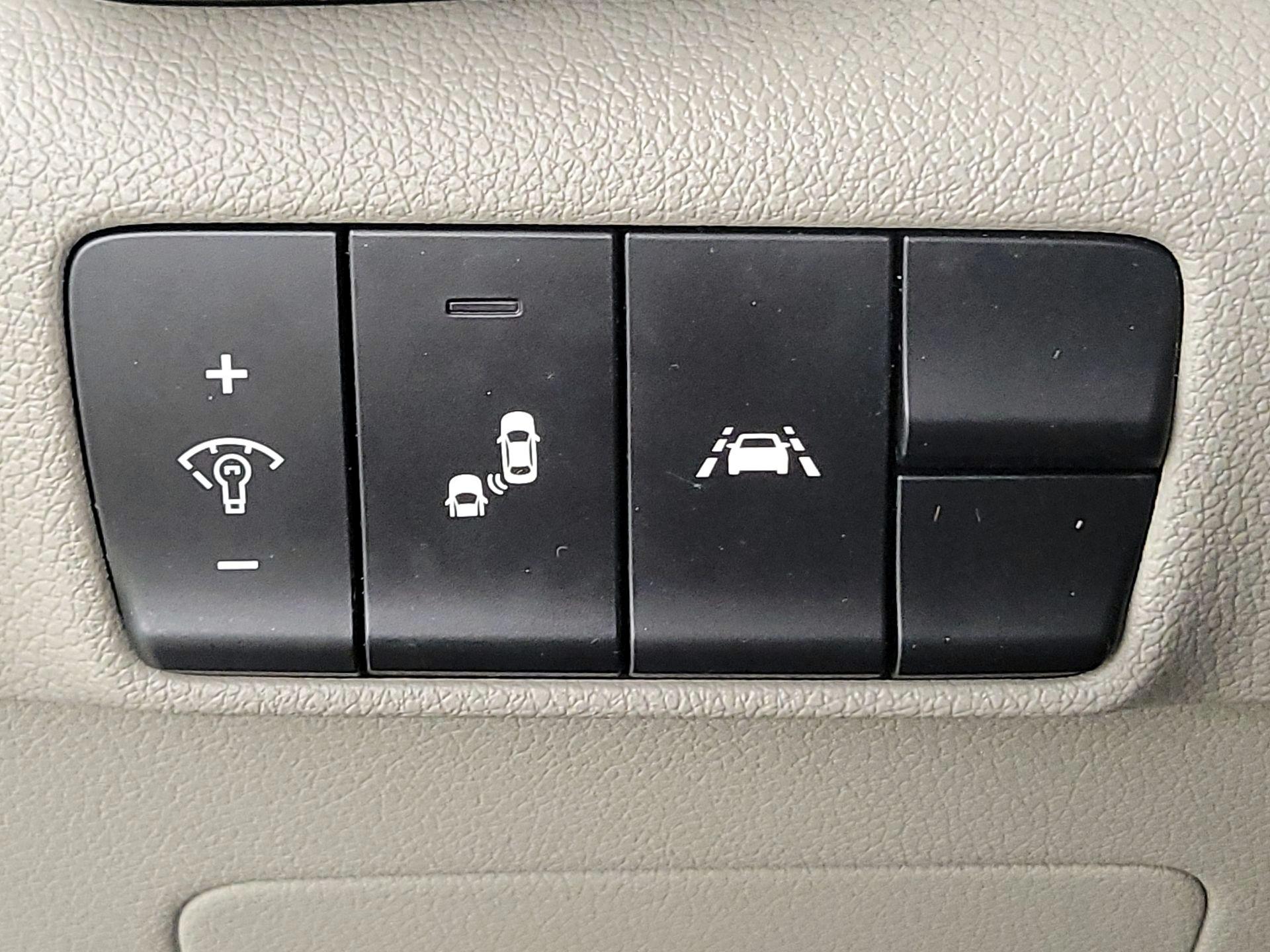 Thumbnail: 2020 Kia Sportage - 13