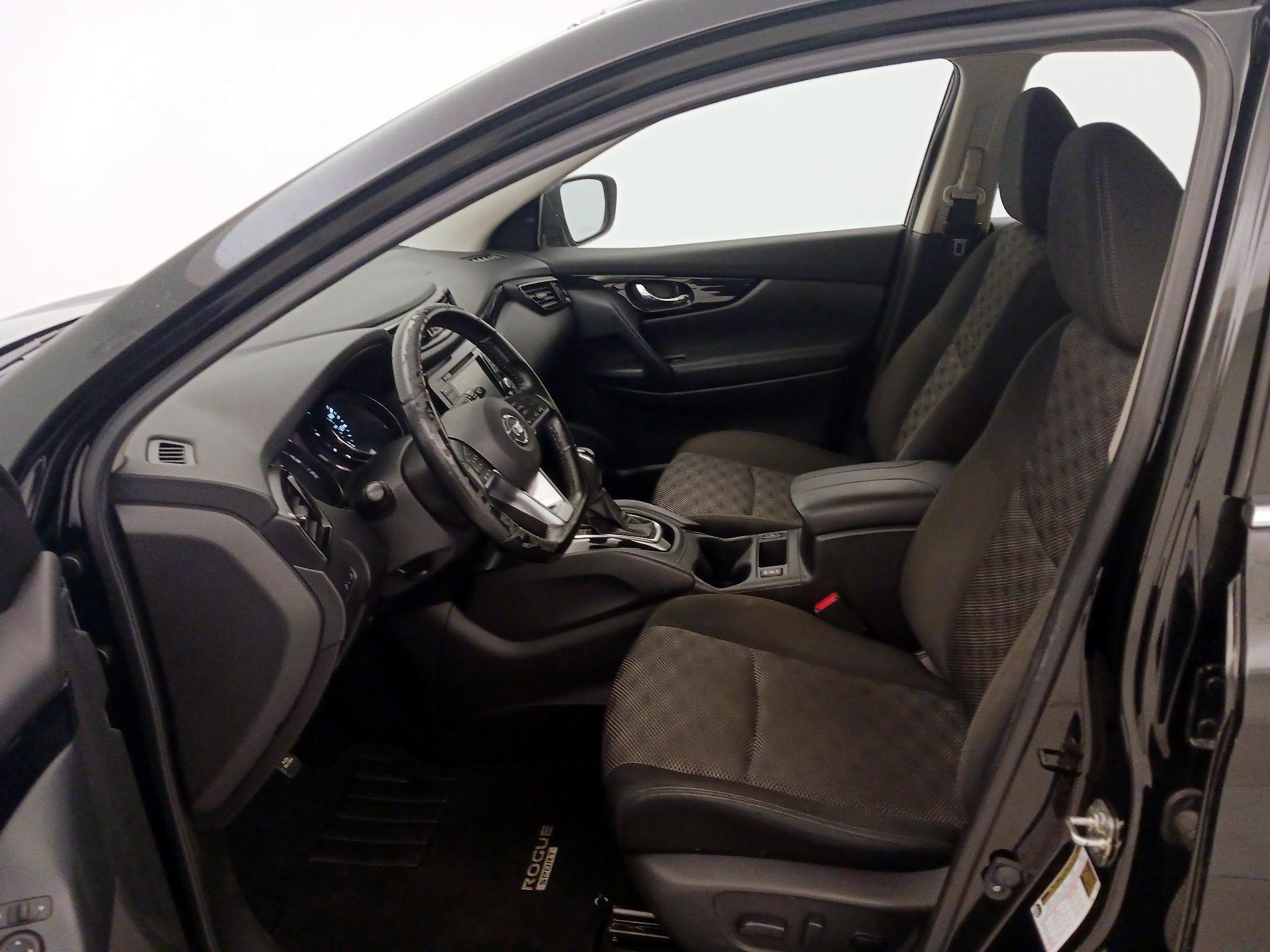 Thumbnail: 2021 Nissan Rogue Sport - 11