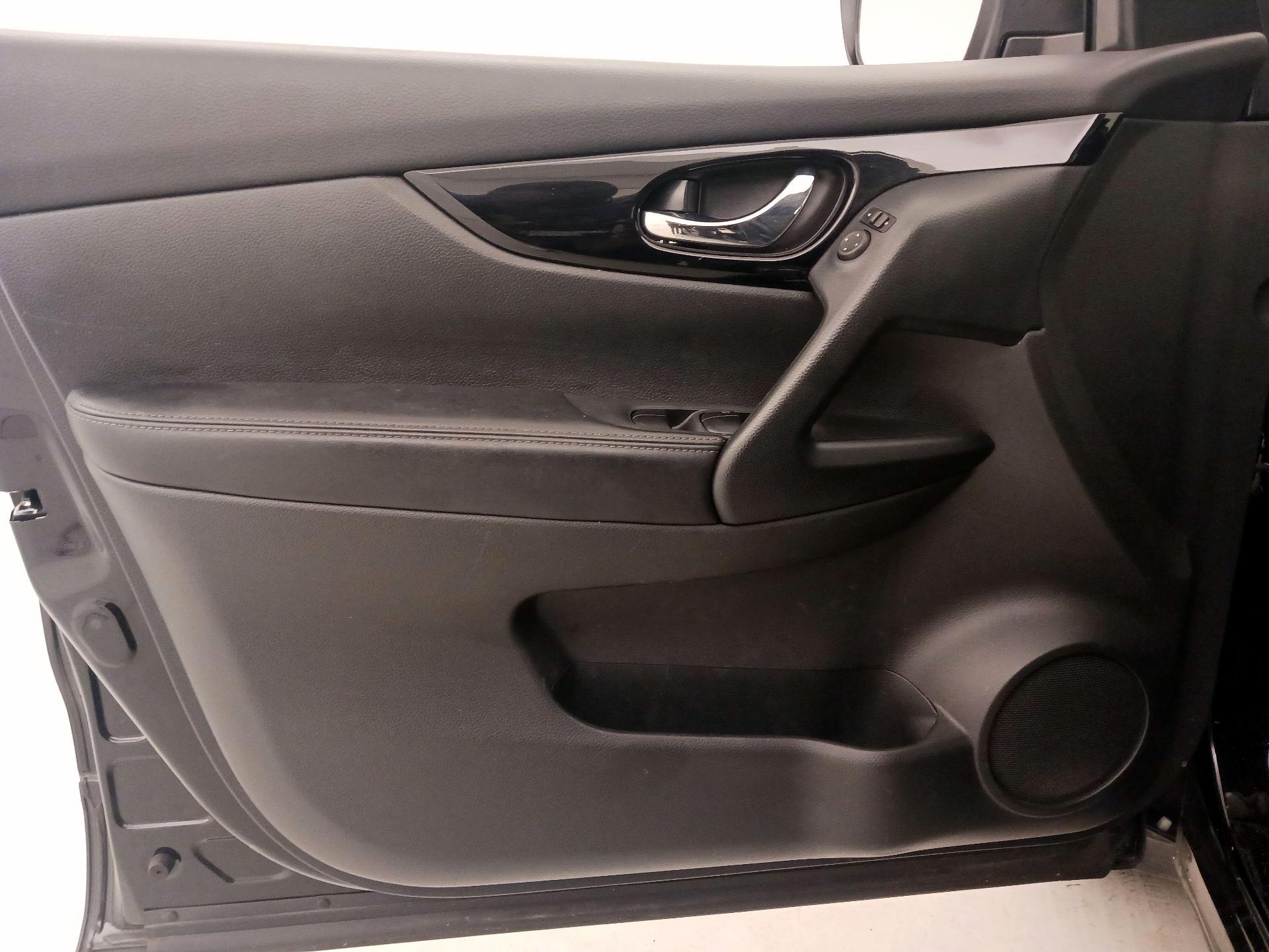 Thumbnail: 2021 Nissan Rogue Sport - 12