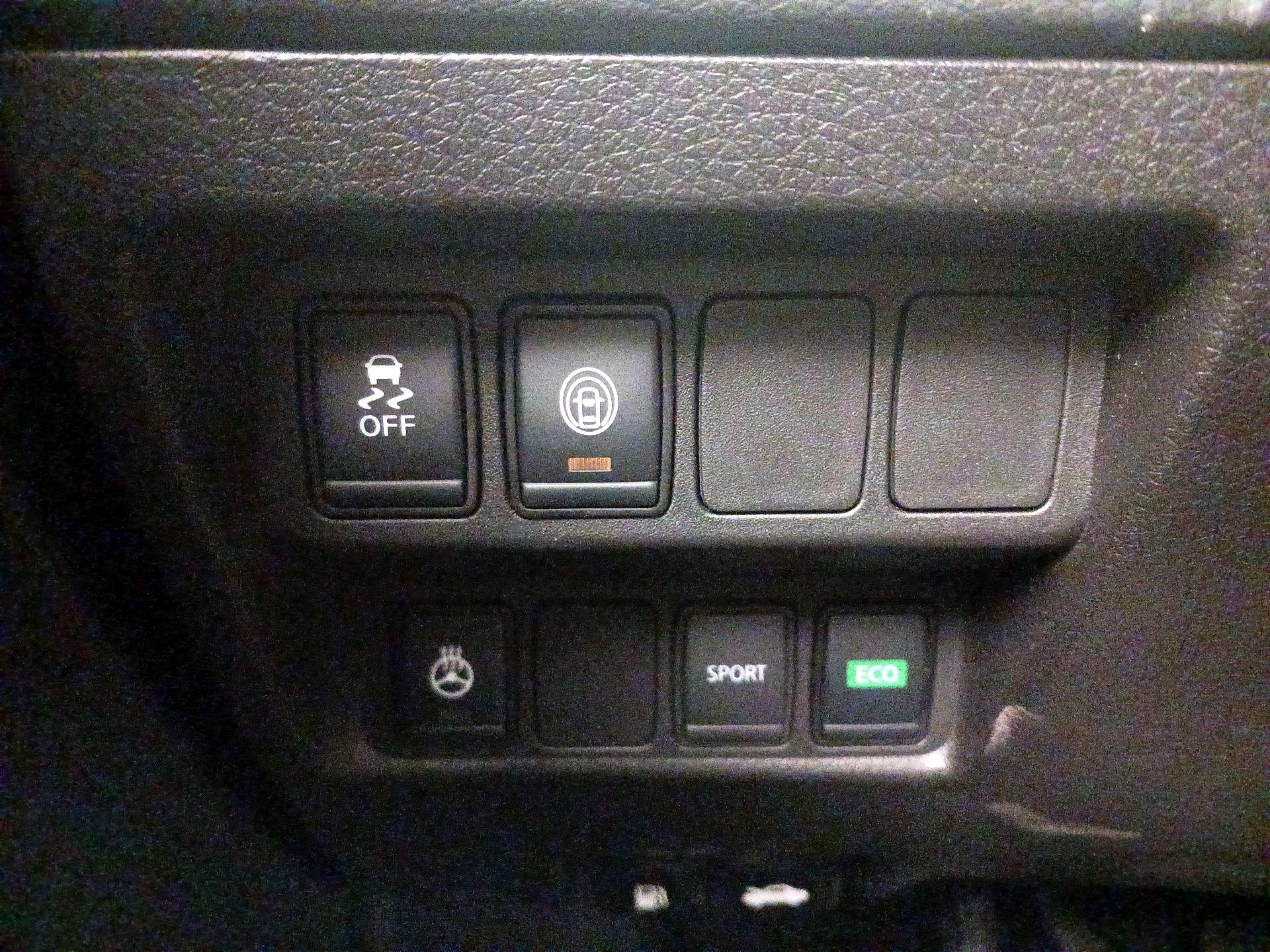 Thumbnail: 2021 Nissan Rogue Sport - 13