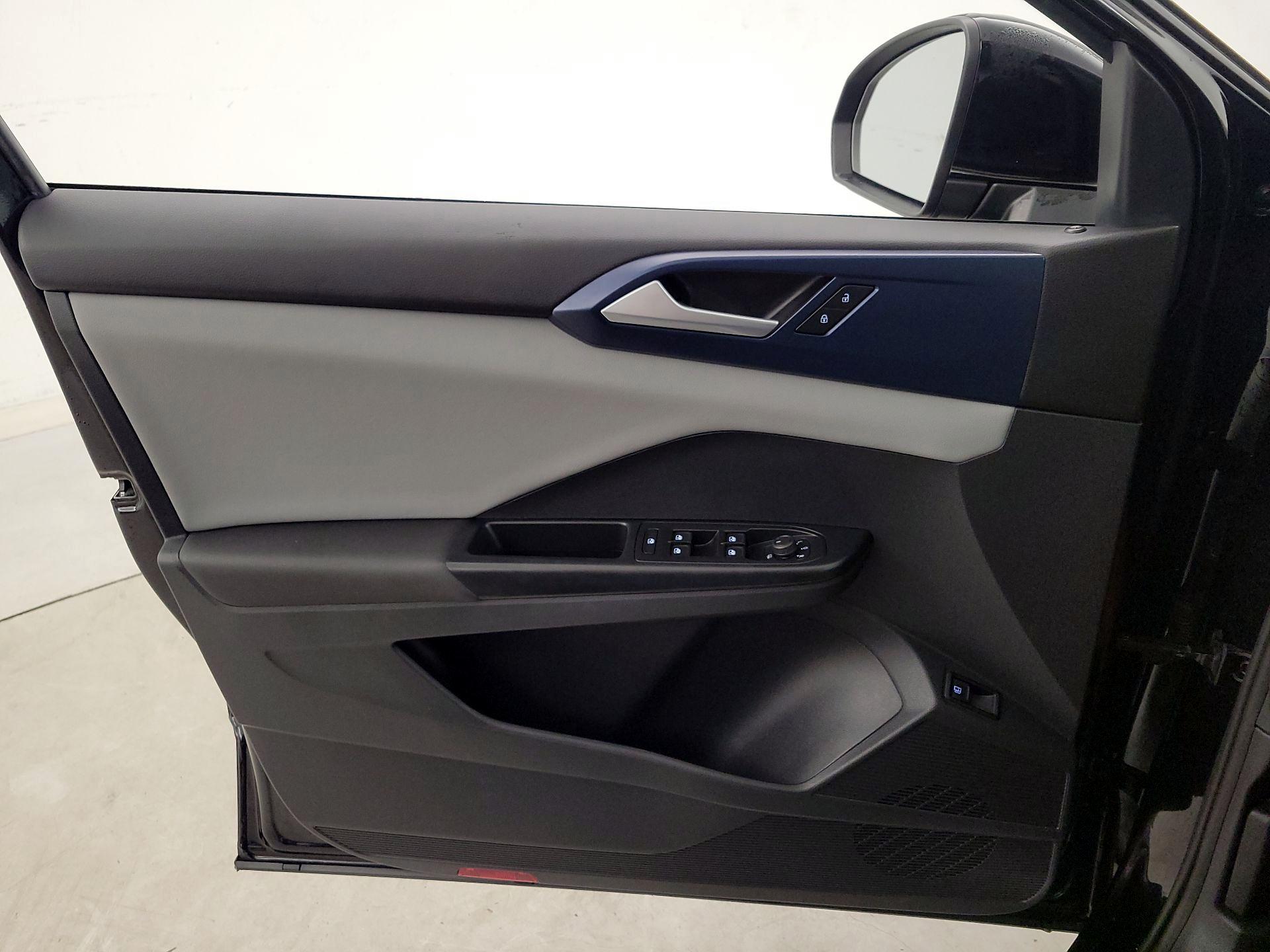 Thumbnail: 2023 Volkswagen Taos - 12