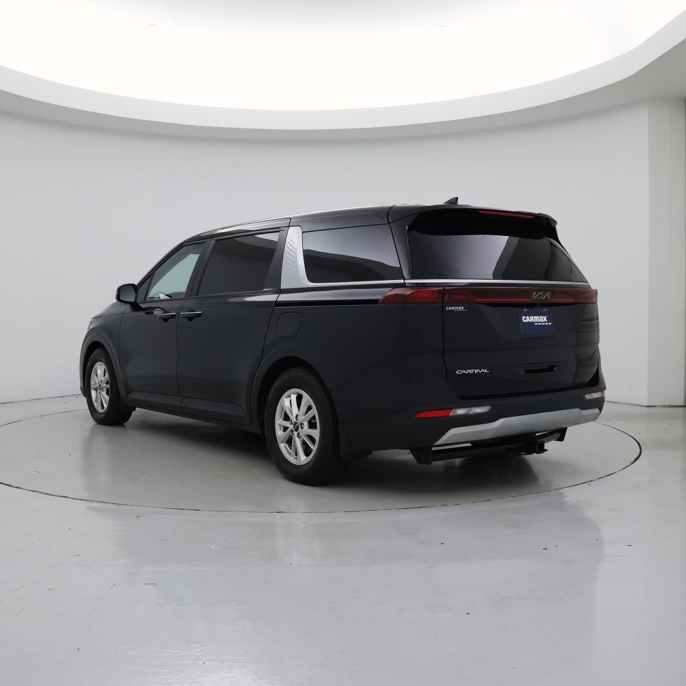 Thumbnail: 2023 Kia Carnival - 2