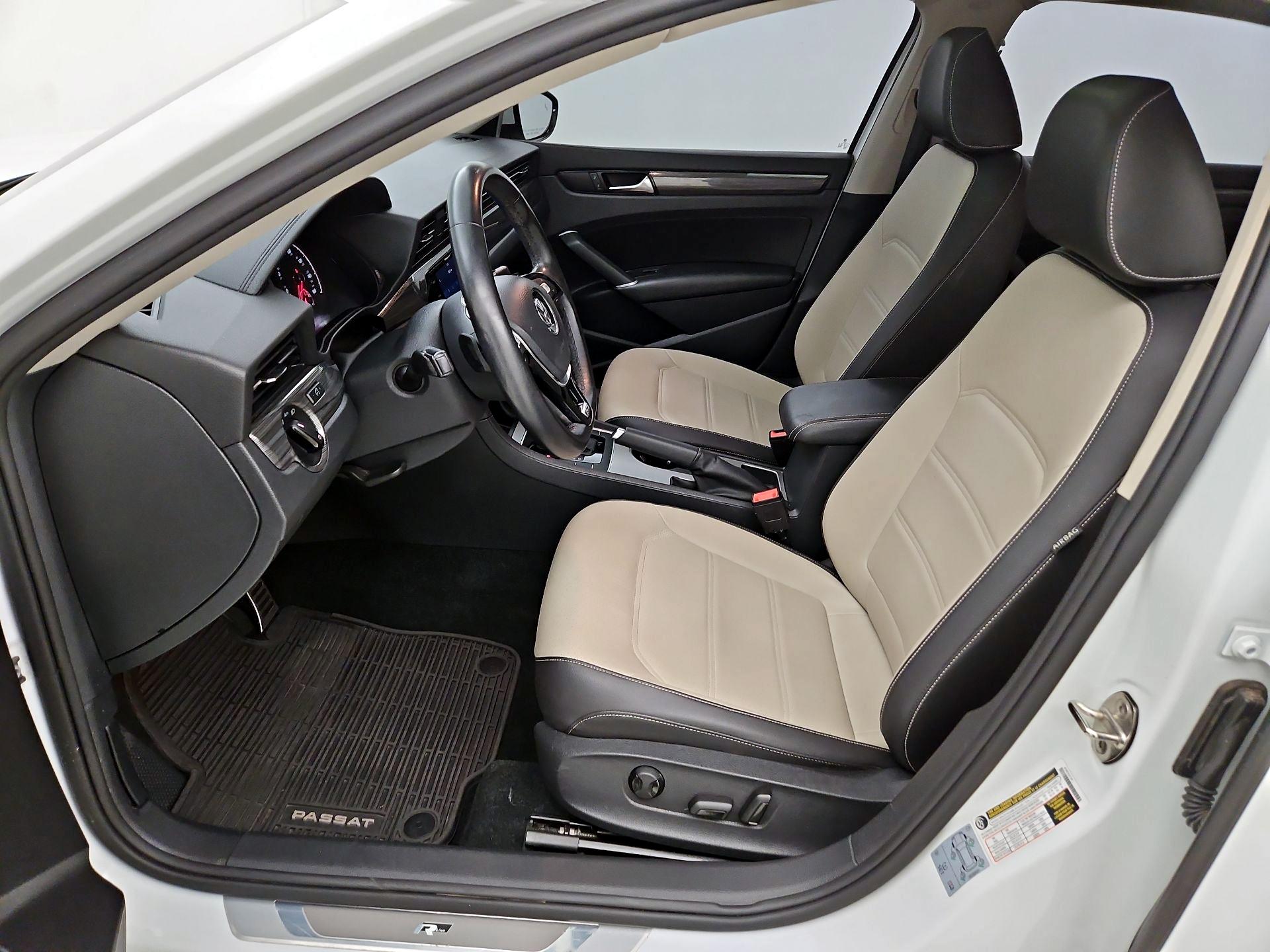 Thumbnail: 2020 Volkswagen Passat - 11