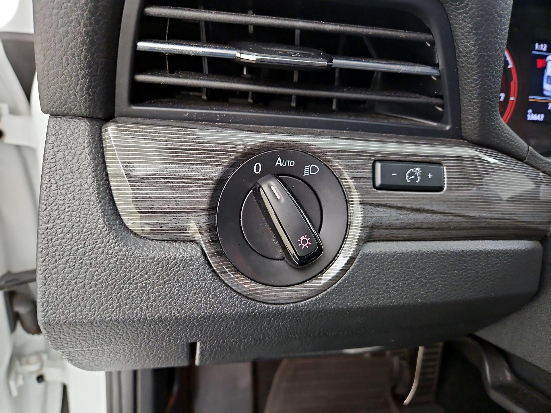 Thumbnail: 2020 Volkswagen Passat - 13