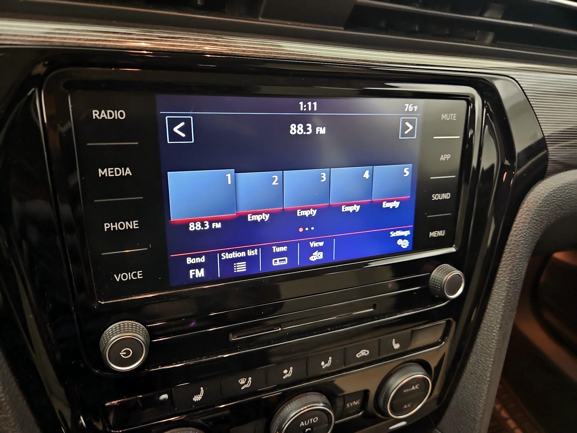 Thumbnail: 2020 Volkswagen Passat - 15