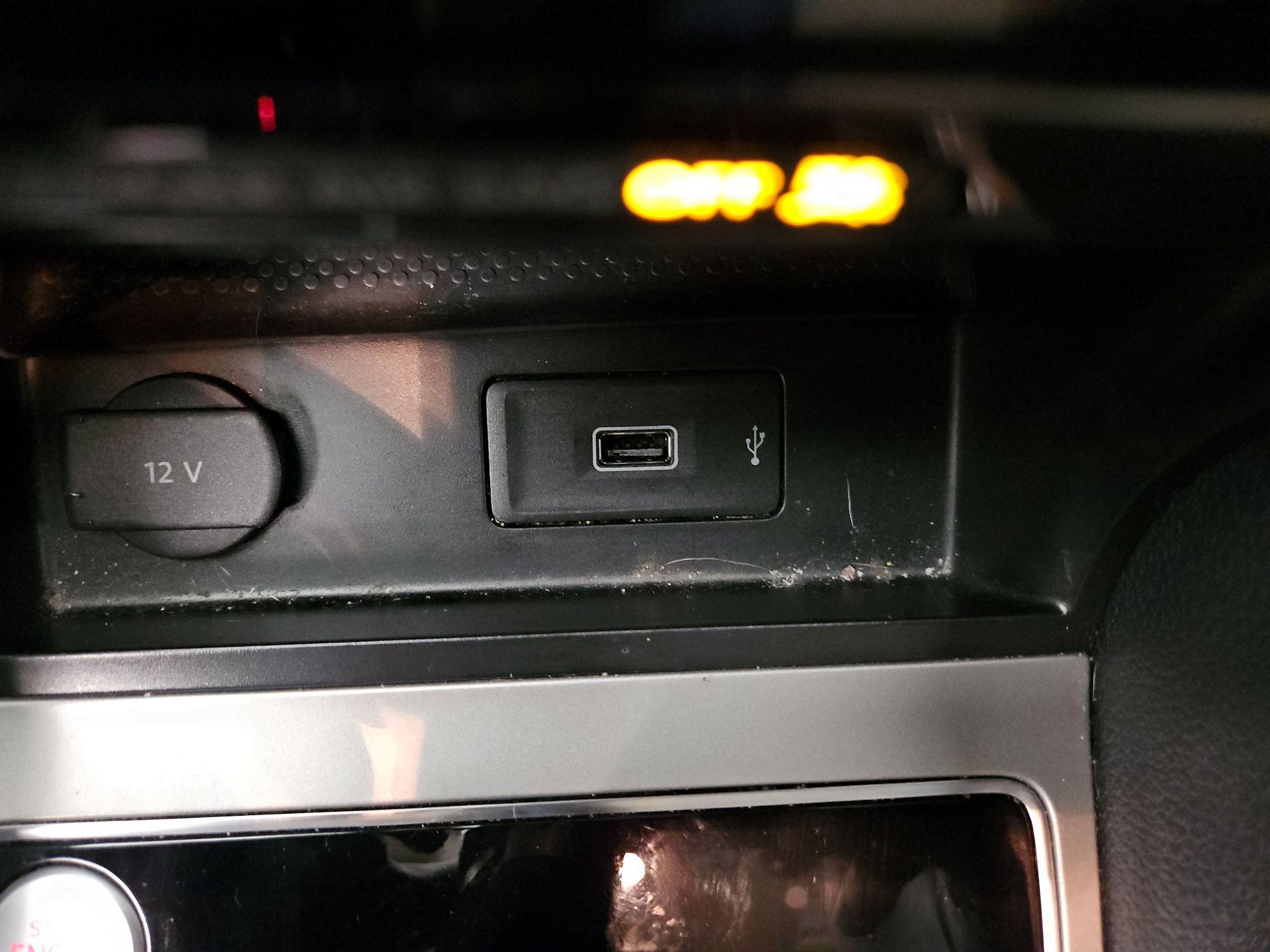 Thumbnail: 2020 Volkswagen Passat - 18