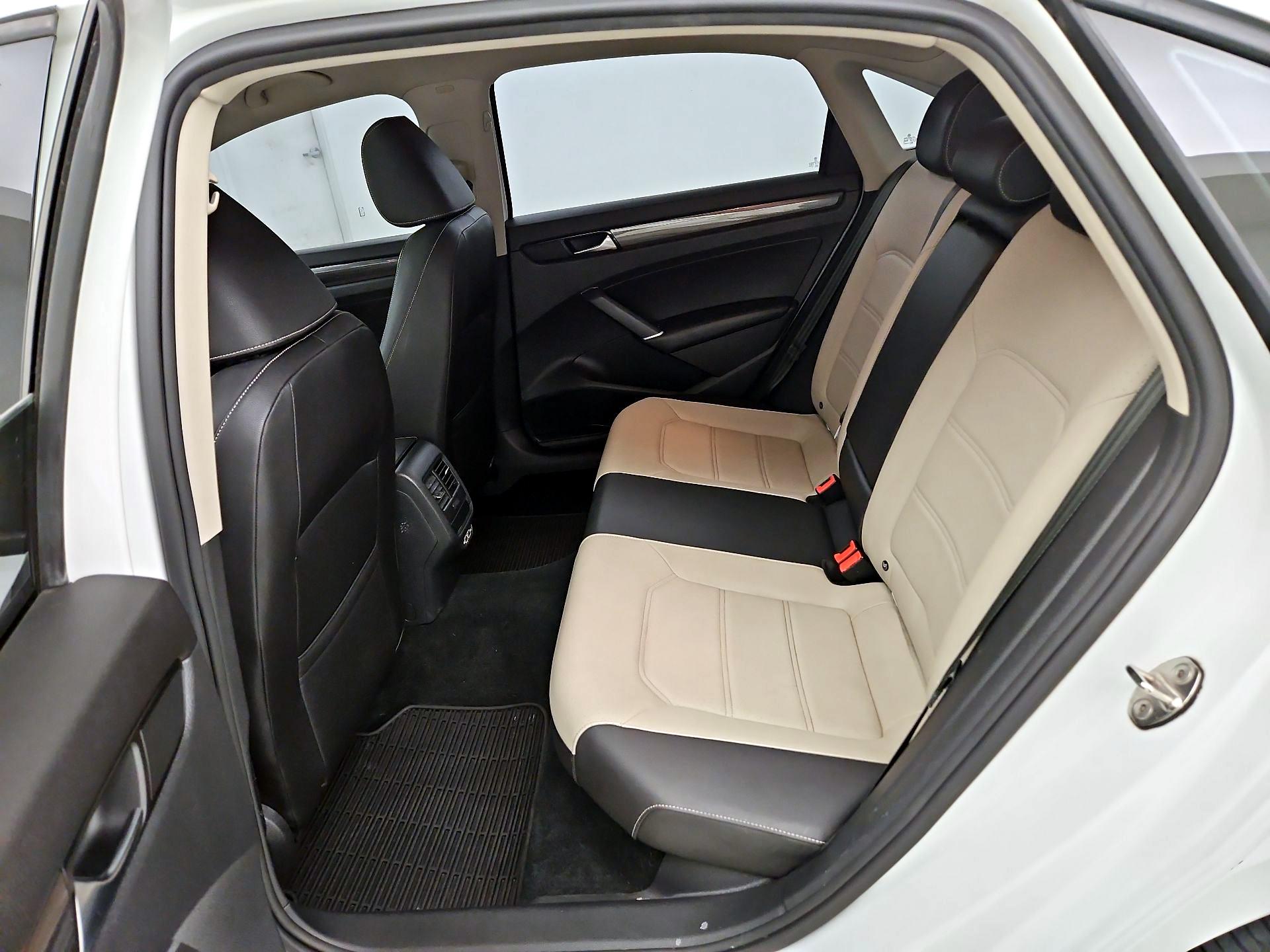 Thumbnail: 2020 Volkswagen Passat - 20