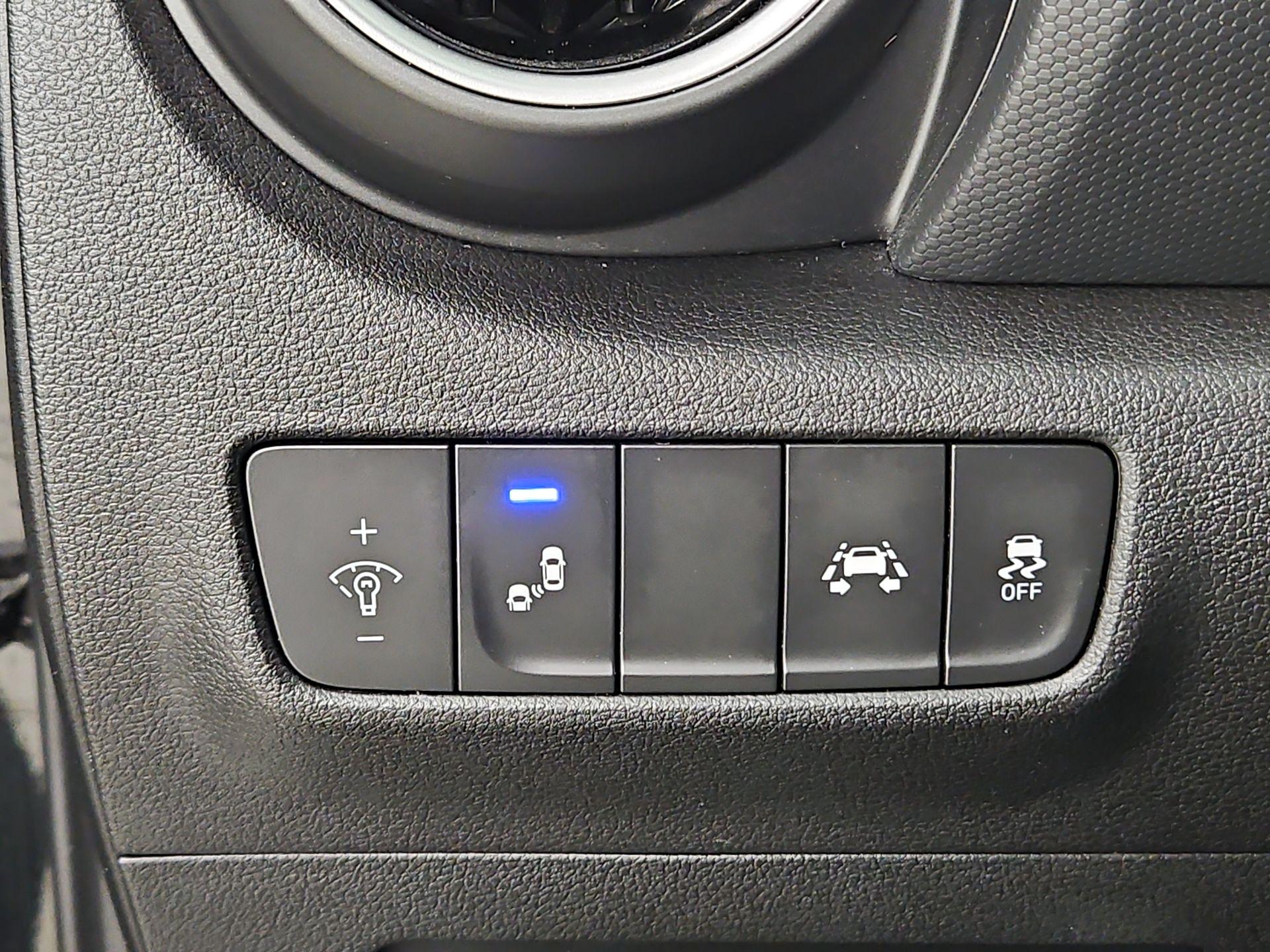 Thumbnail: 2021 Hyundai Kona - 13