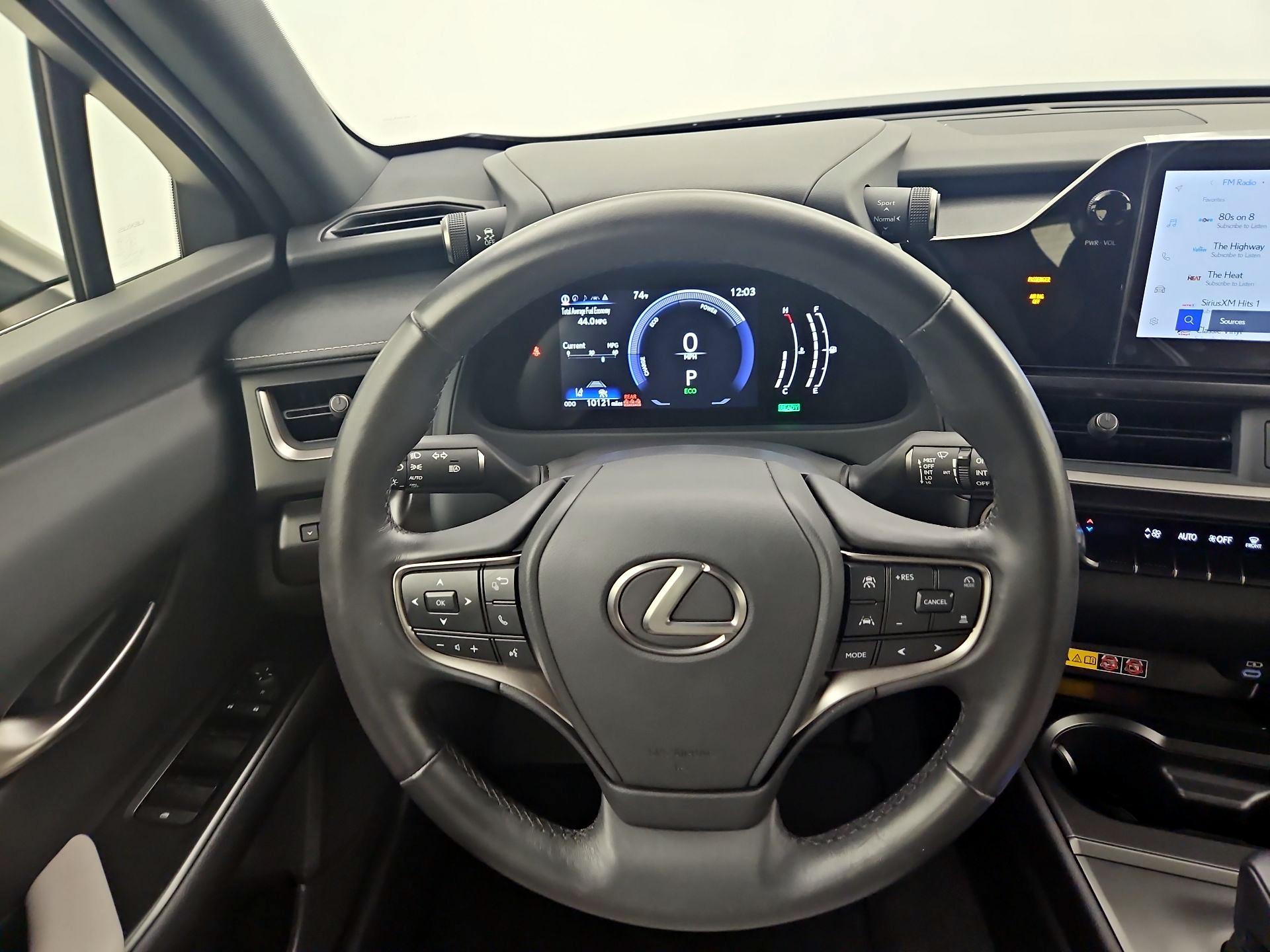 Thumbnail: 2025 Lexus UX - 10