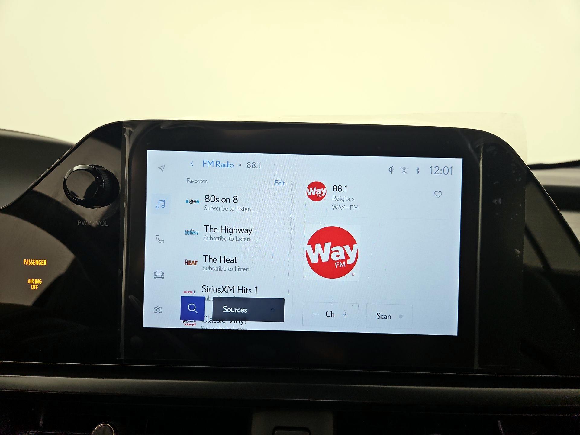 Thumbnail: 2025 Lexus UX - 15