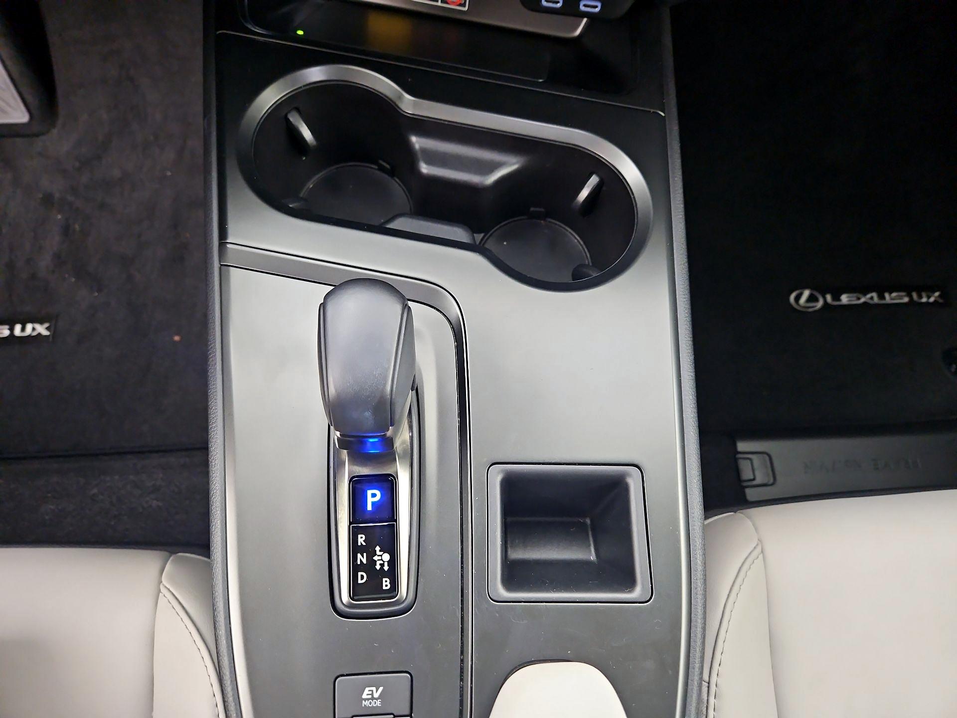 Thumbnail: 2025 Lexus UX - 17