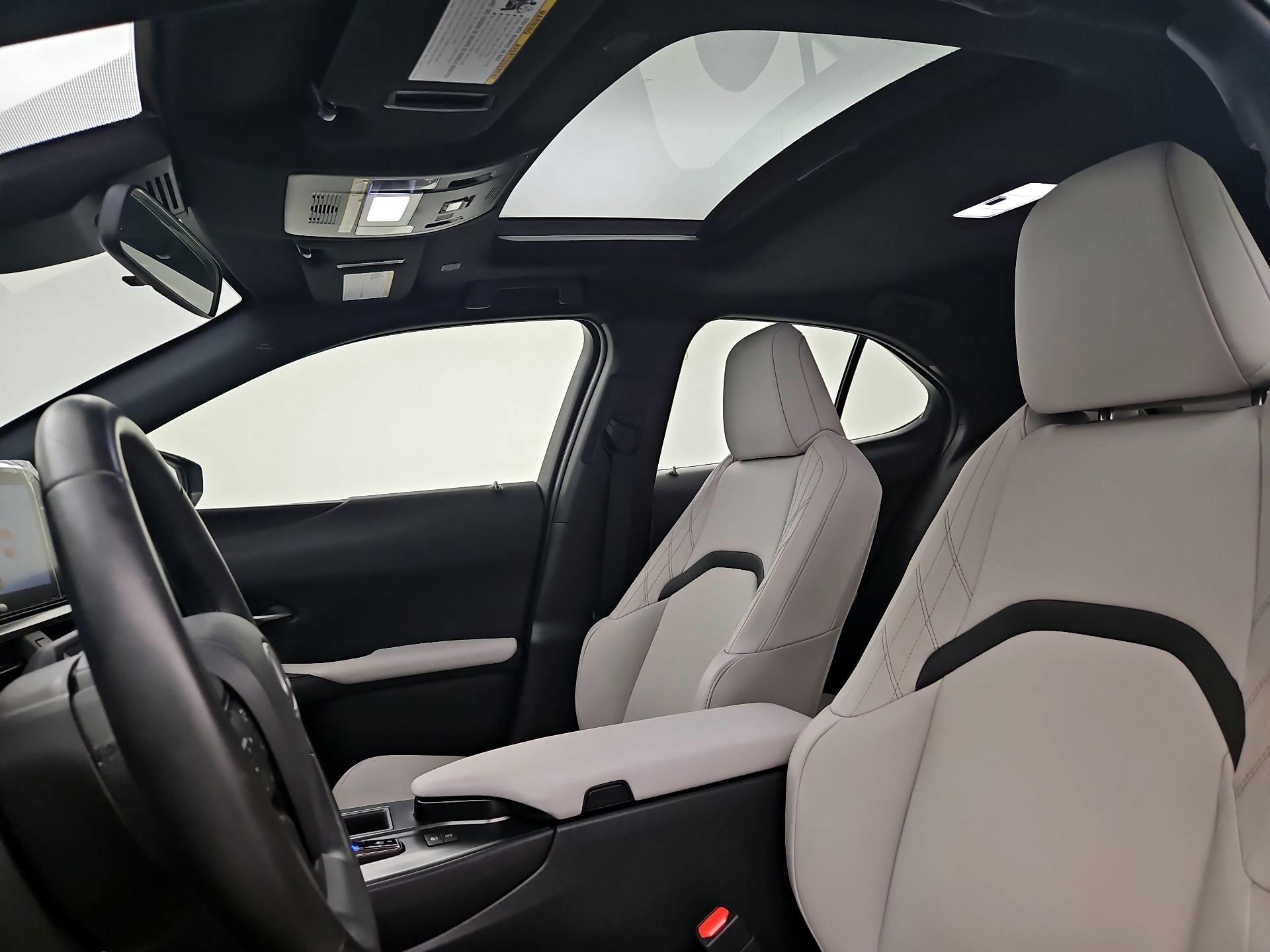 Thumbnail: 2025 Lexus UX - 19