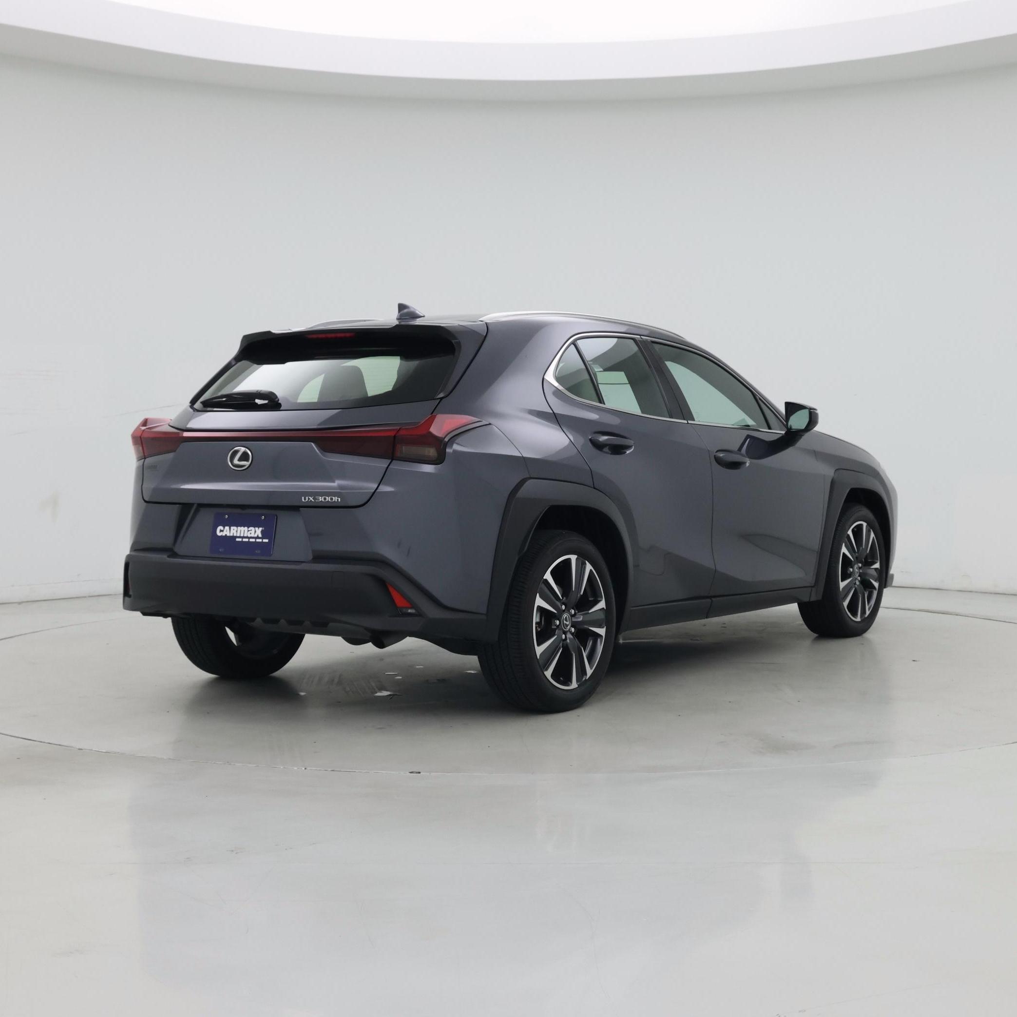 Thumbnail: 2025 Lexus UX - 8