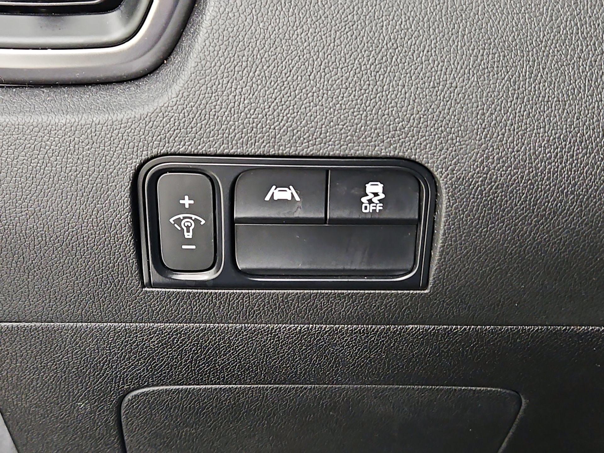 Thumbnail: 2022 Kia Sorento - 13