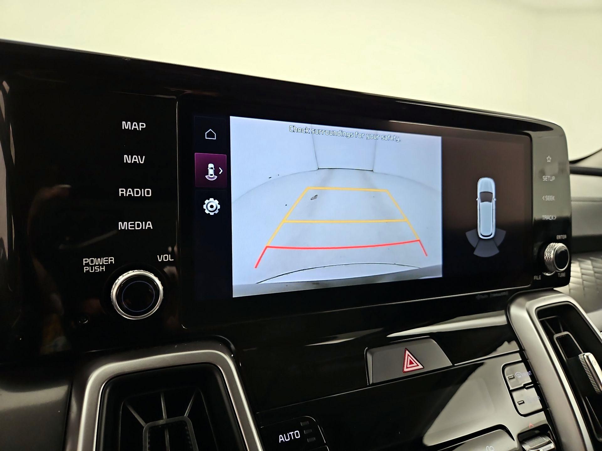 Thumbnail: 2022 Kia Sorento - 15