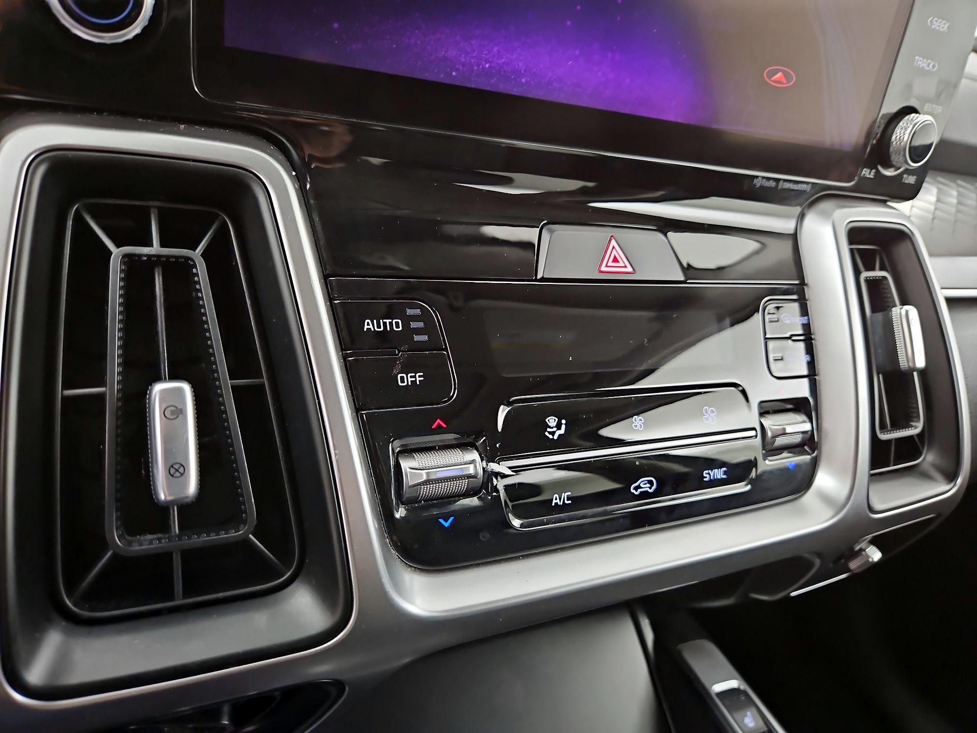 Thumbnail: 2022 Kia Sorento - 17