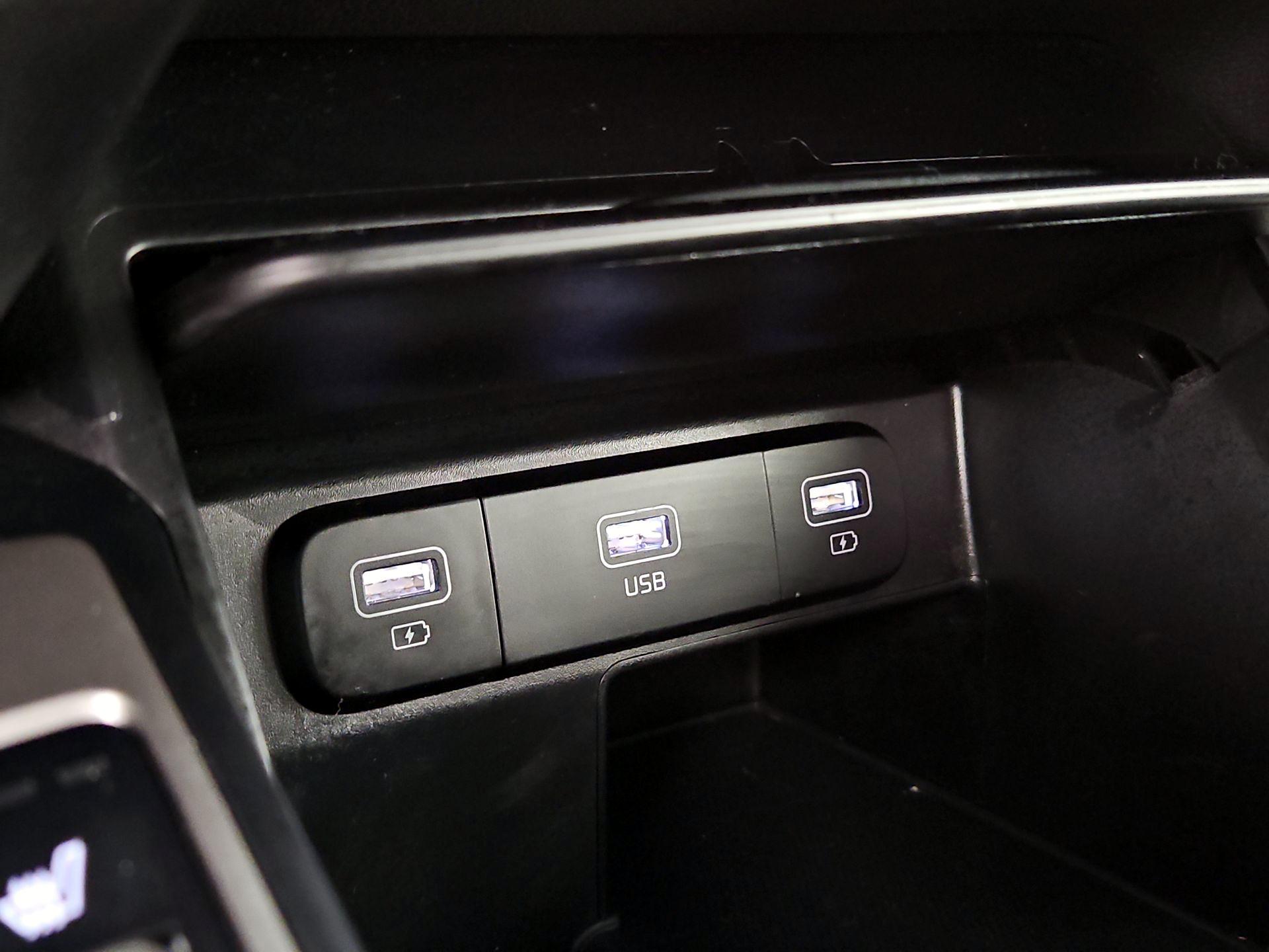 Thumbnail: 2022 Kia Sorento - 19