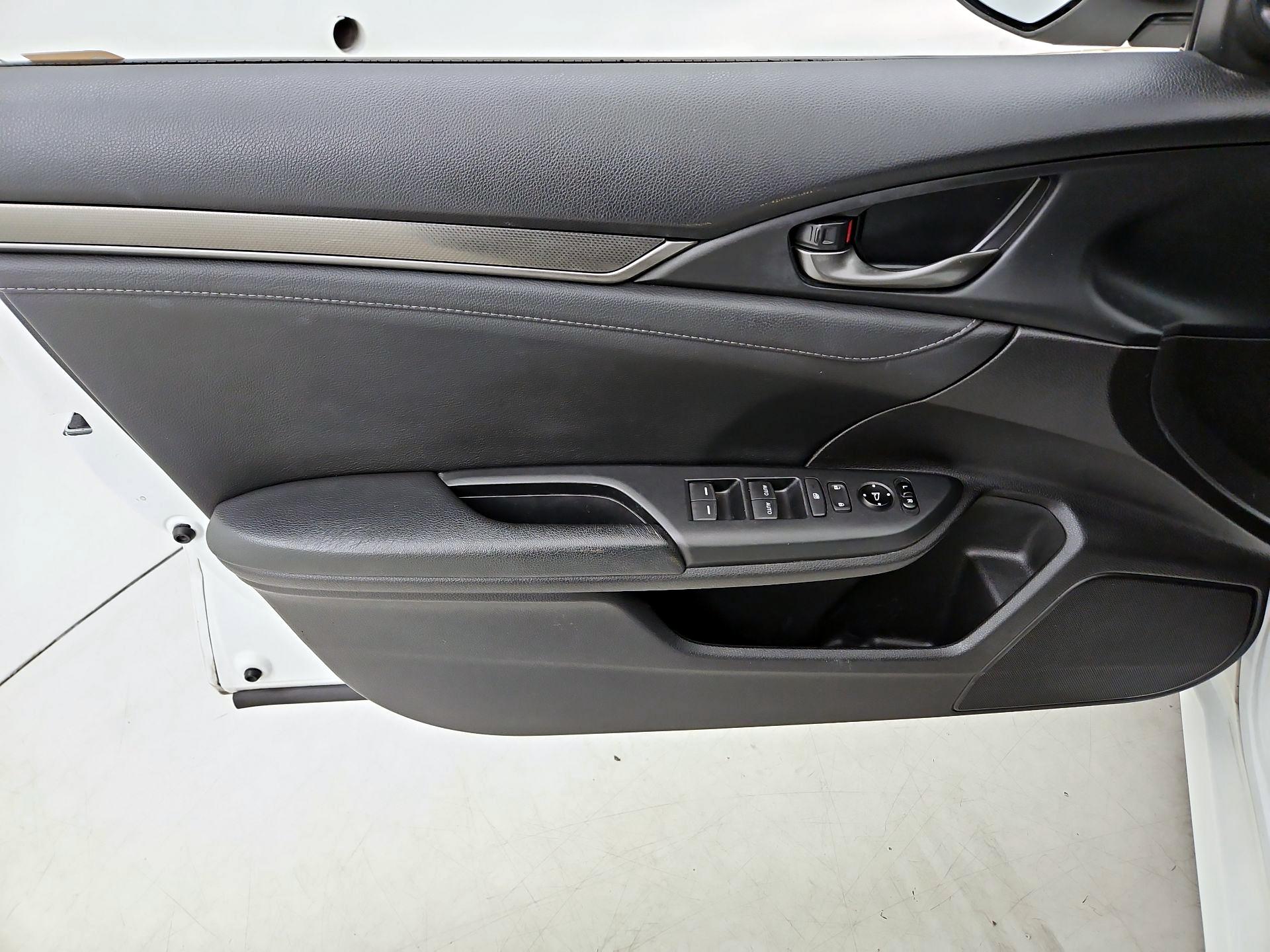 Thumbnail: 2017 Honda Civic - 12