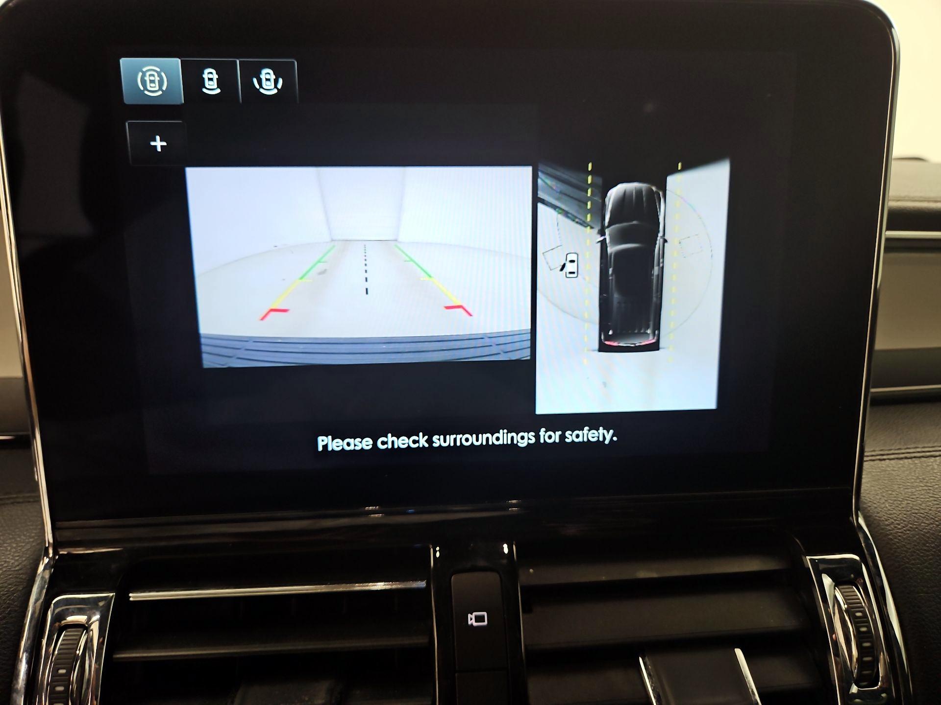 Thumbnail: 2021 Lincoln Navigator L - 15