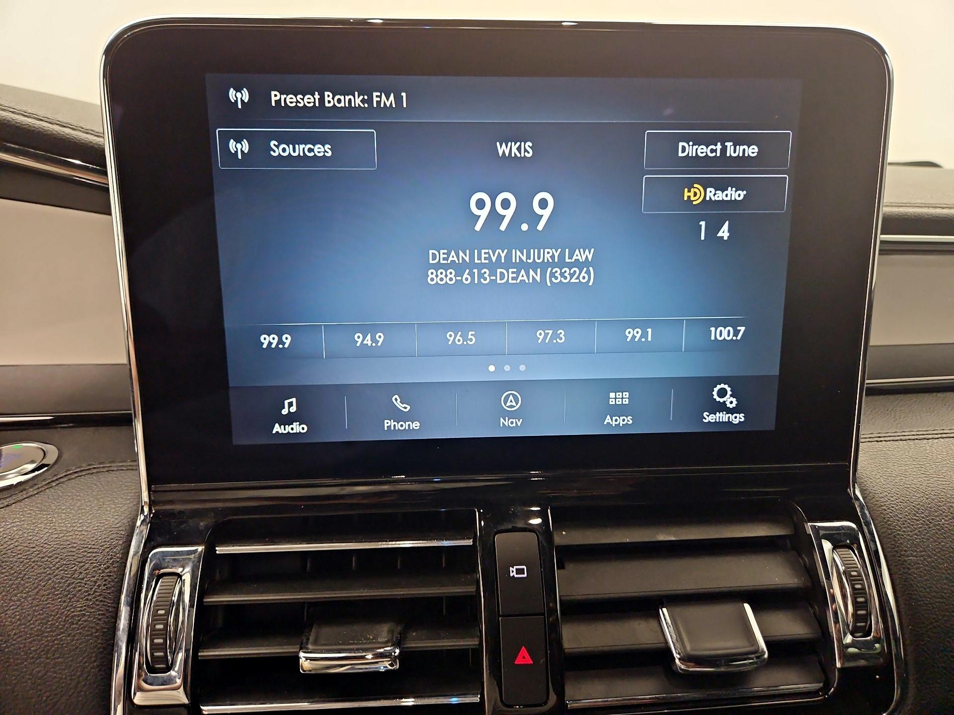 Thumbnail: 2021 Lincoln Navigator L - 16