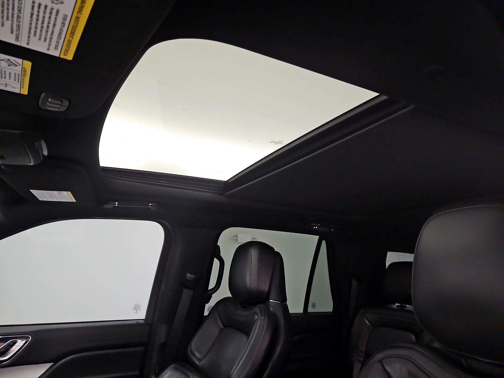 Thumbnail: 2021 Lincoln Navigator L - 20