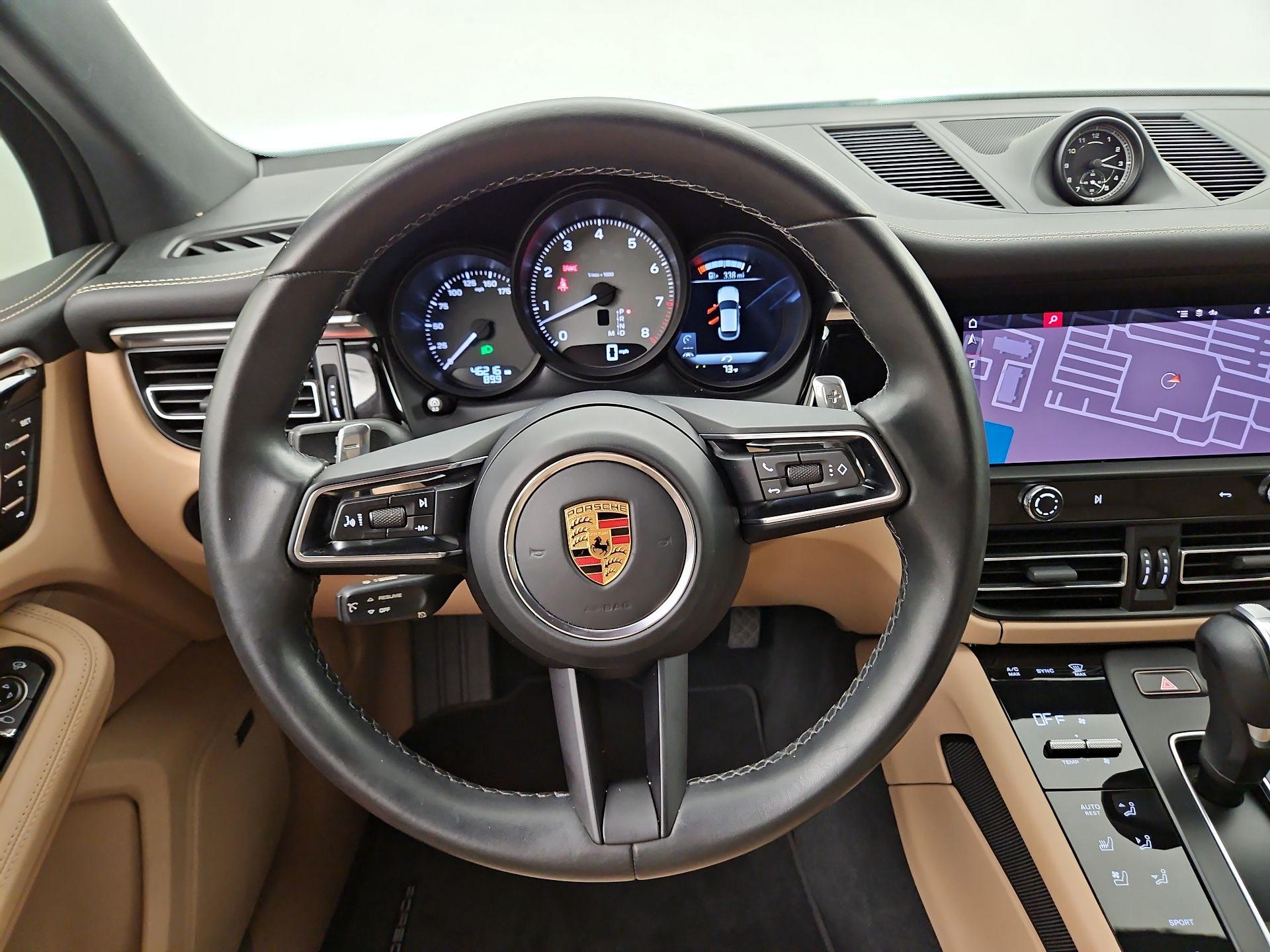 Thumbnail: 2022 Porsche Macan - 10