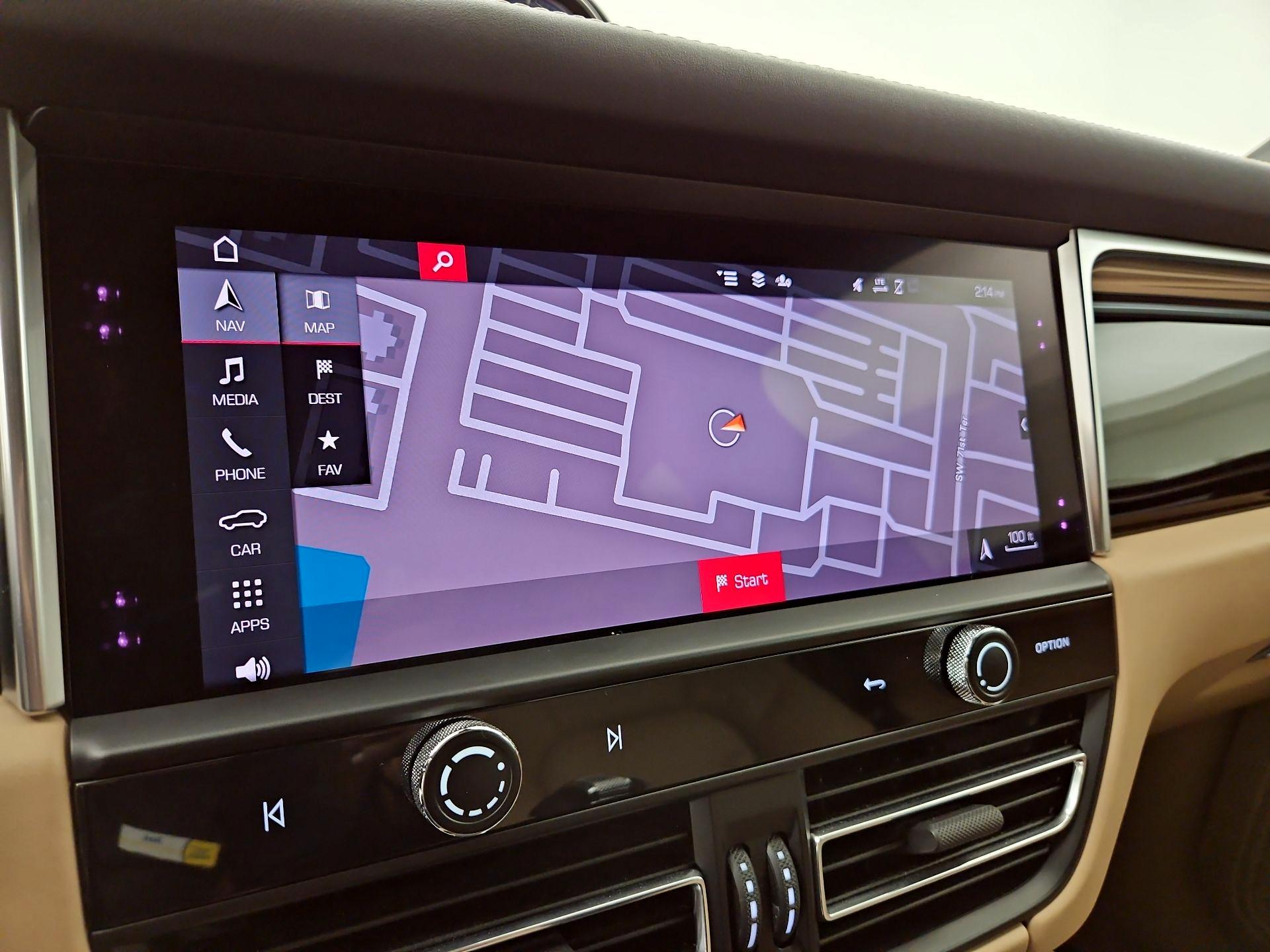 Thumbnail: 2022 Porsche Macan - 14