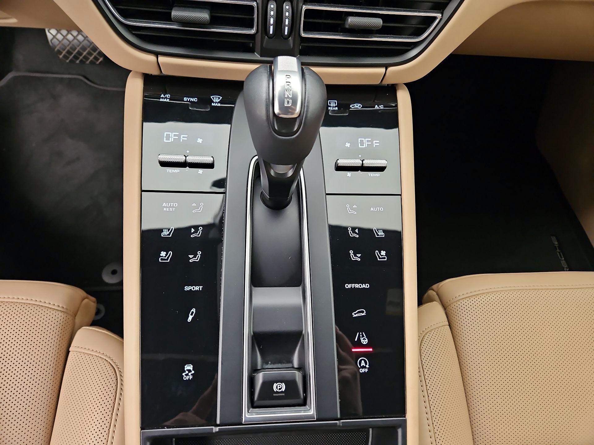 Thumbnail: 2022 Porsche Macan - 17