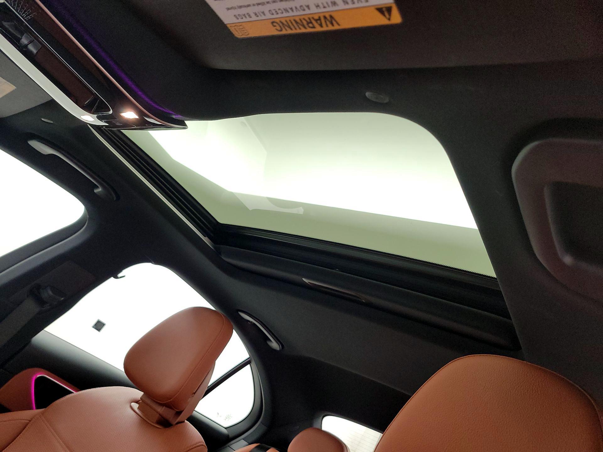 Thumbnail: 2022 Mercedes-Benz C-Class - 19