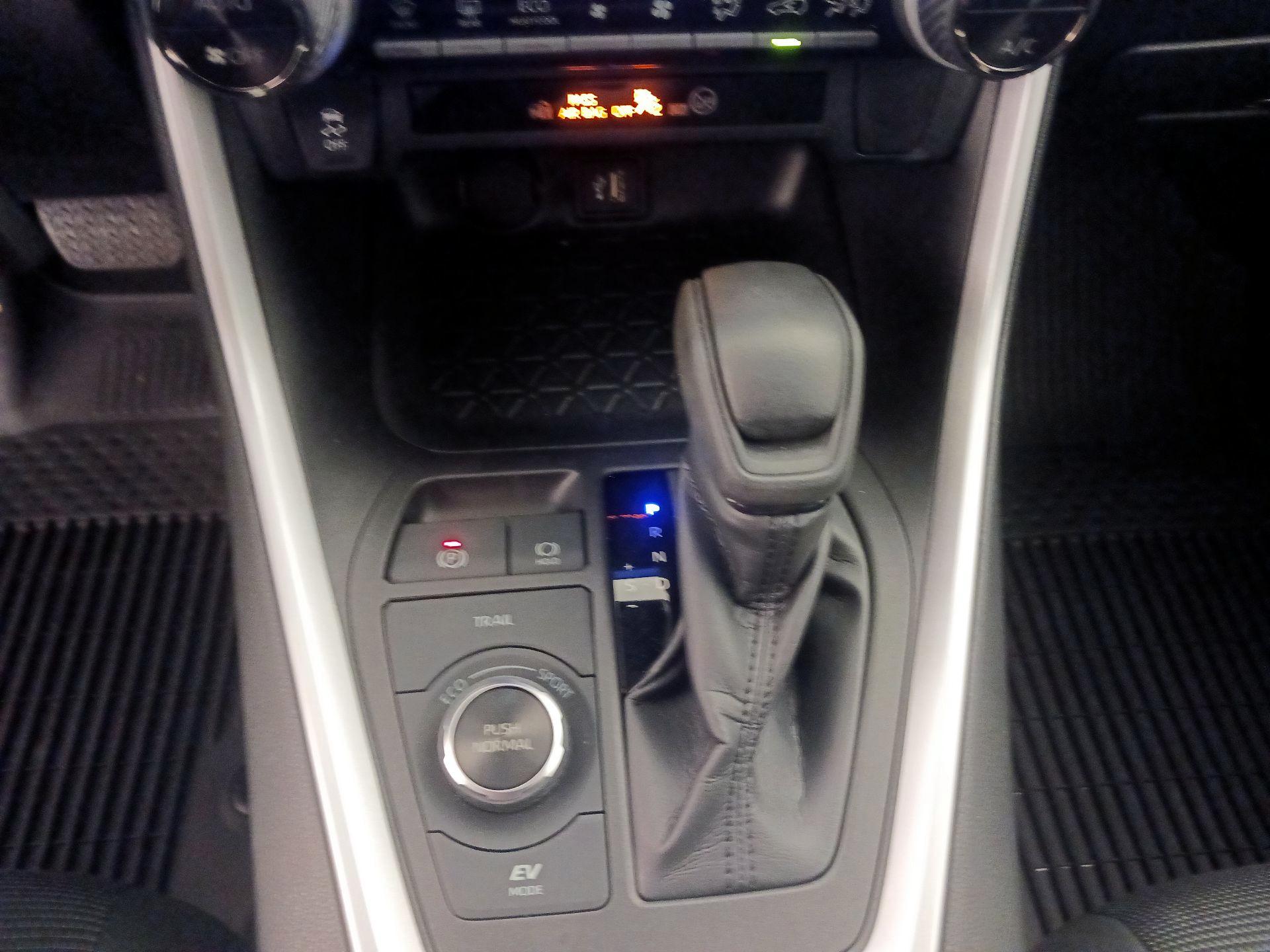 Thumbnail: 2023 Toyota RAV4 - 17