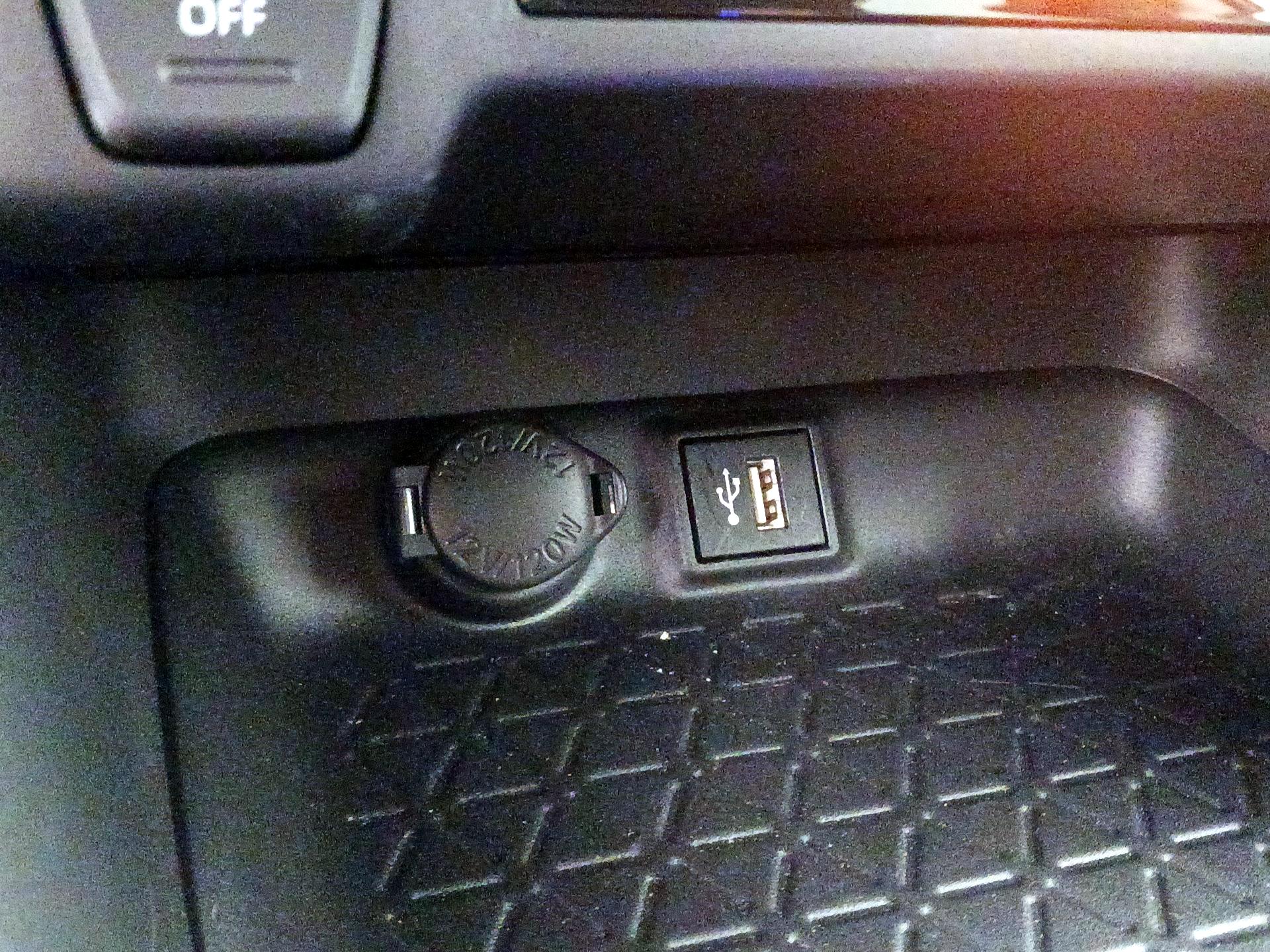 Thumbnail: 2023 Toyota RAV4 - 18