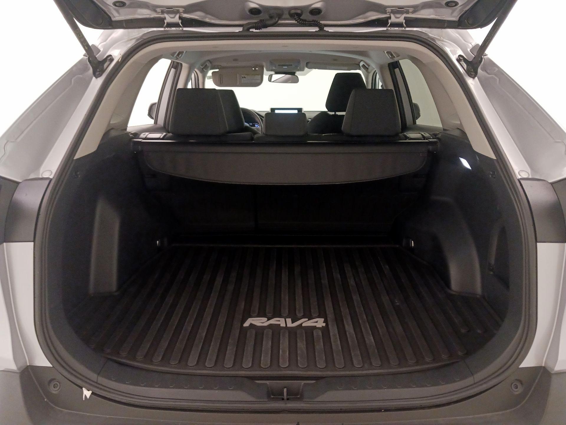 Thumbnail: 2023 Toyota RAV4 - 20