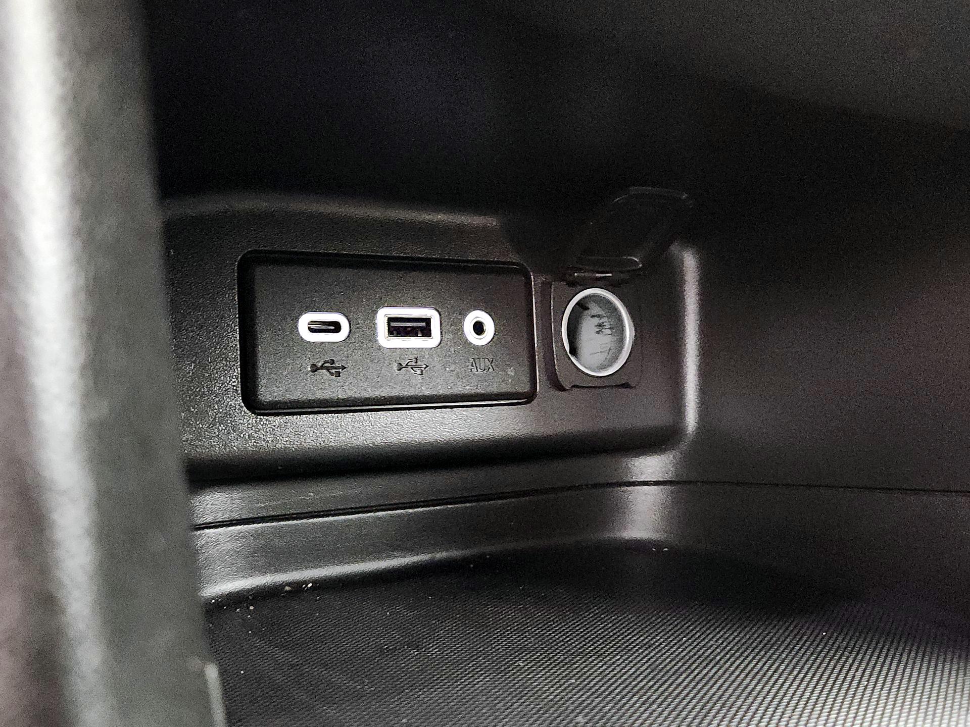 Thumbnail: 2021 Chevrolet Equinox - 18