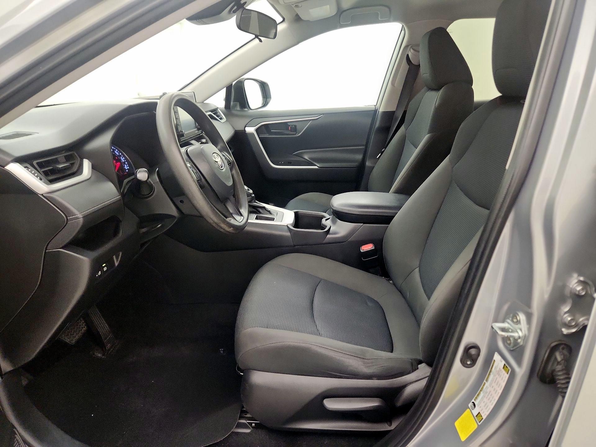 Thumbnail: 2022 Toyota RAV4 - 11