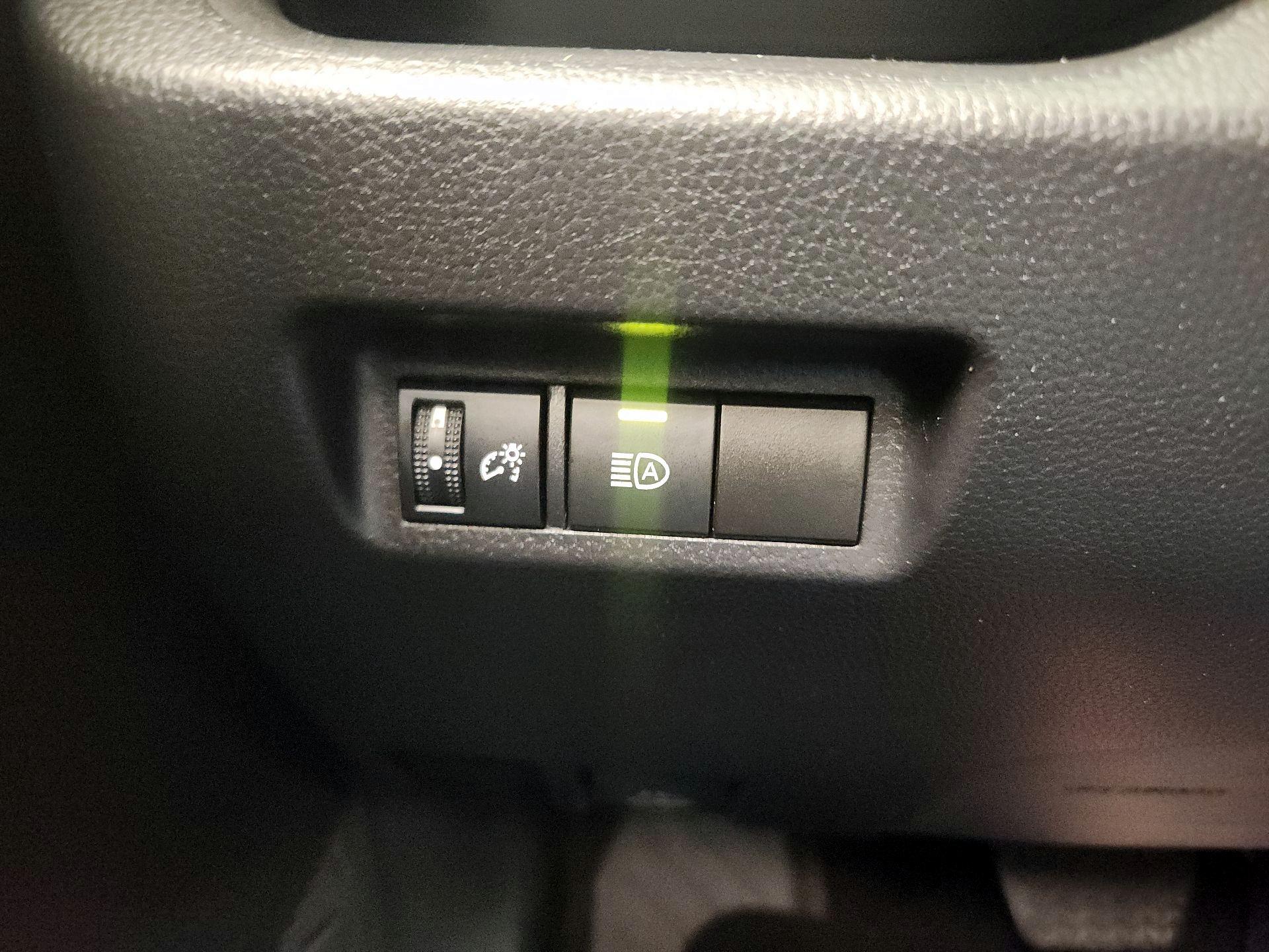 Thumbnail: 2022 Toyota RAV4 - 13