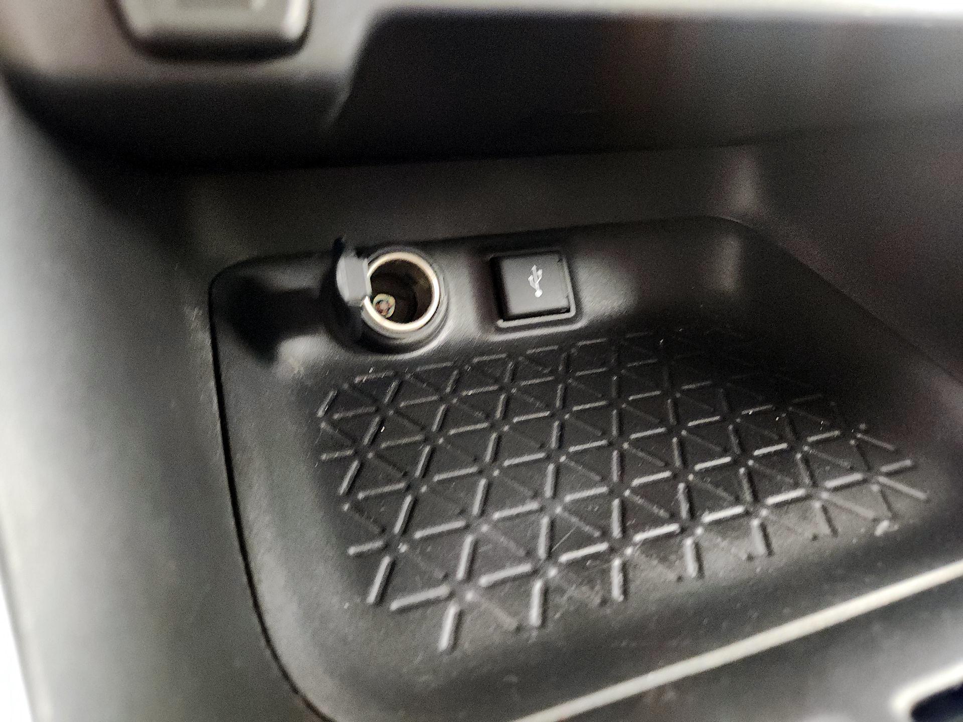 Thumbnail: 2022 Toyota RAV4 - 18