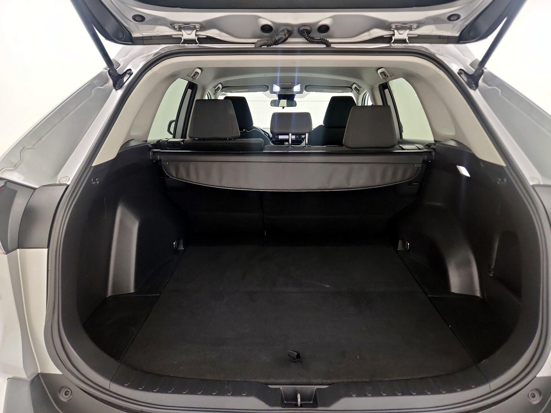 Thumbnail: 2022 Toyota RAV4 - 20