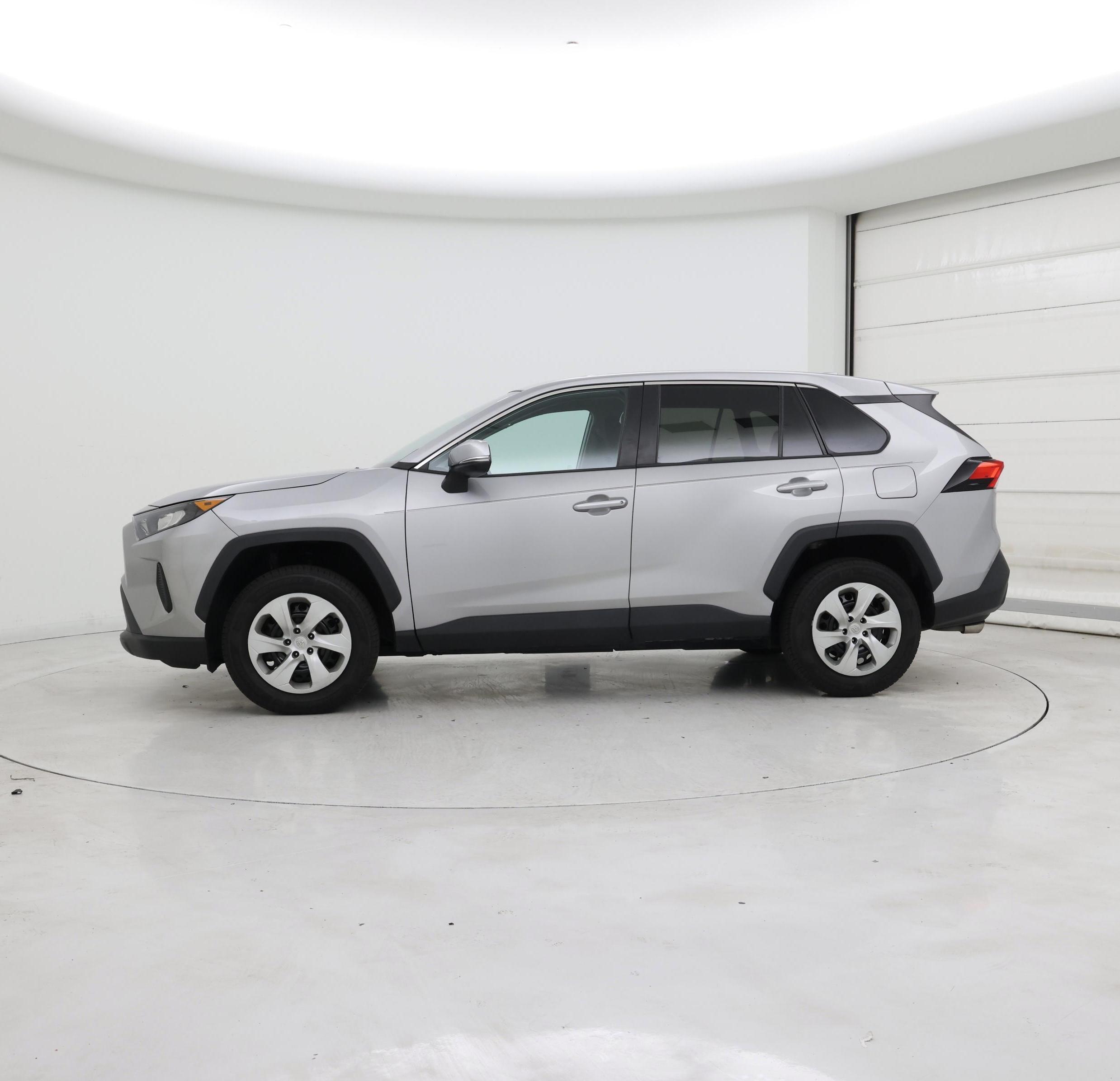 Thumbnail: 2022 Toyota RAV4 - 3