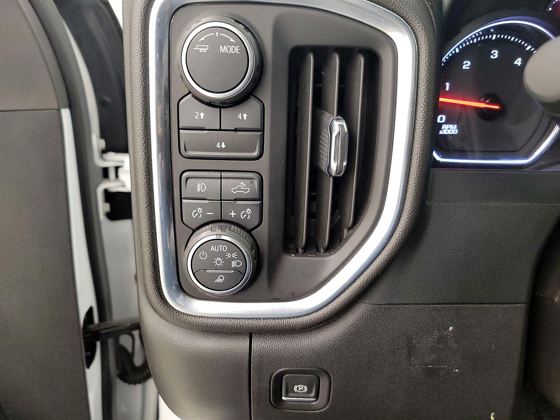 Thumbnail: 2022 Chevrolet Silverado 2500 - 13