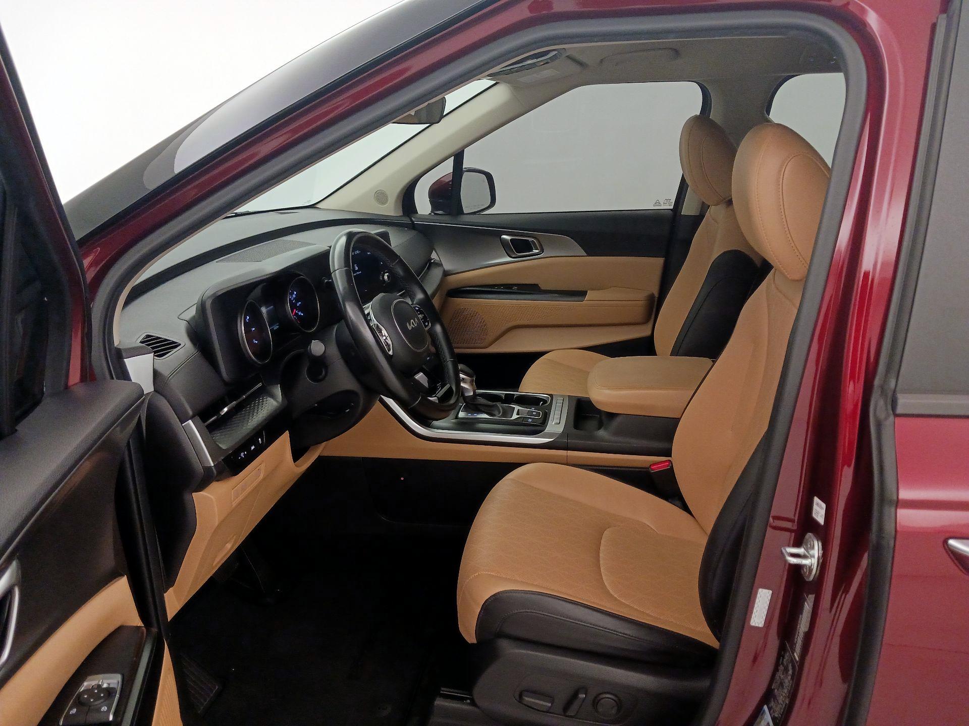 Thumbnail: 2022 Kia Carnival - 11