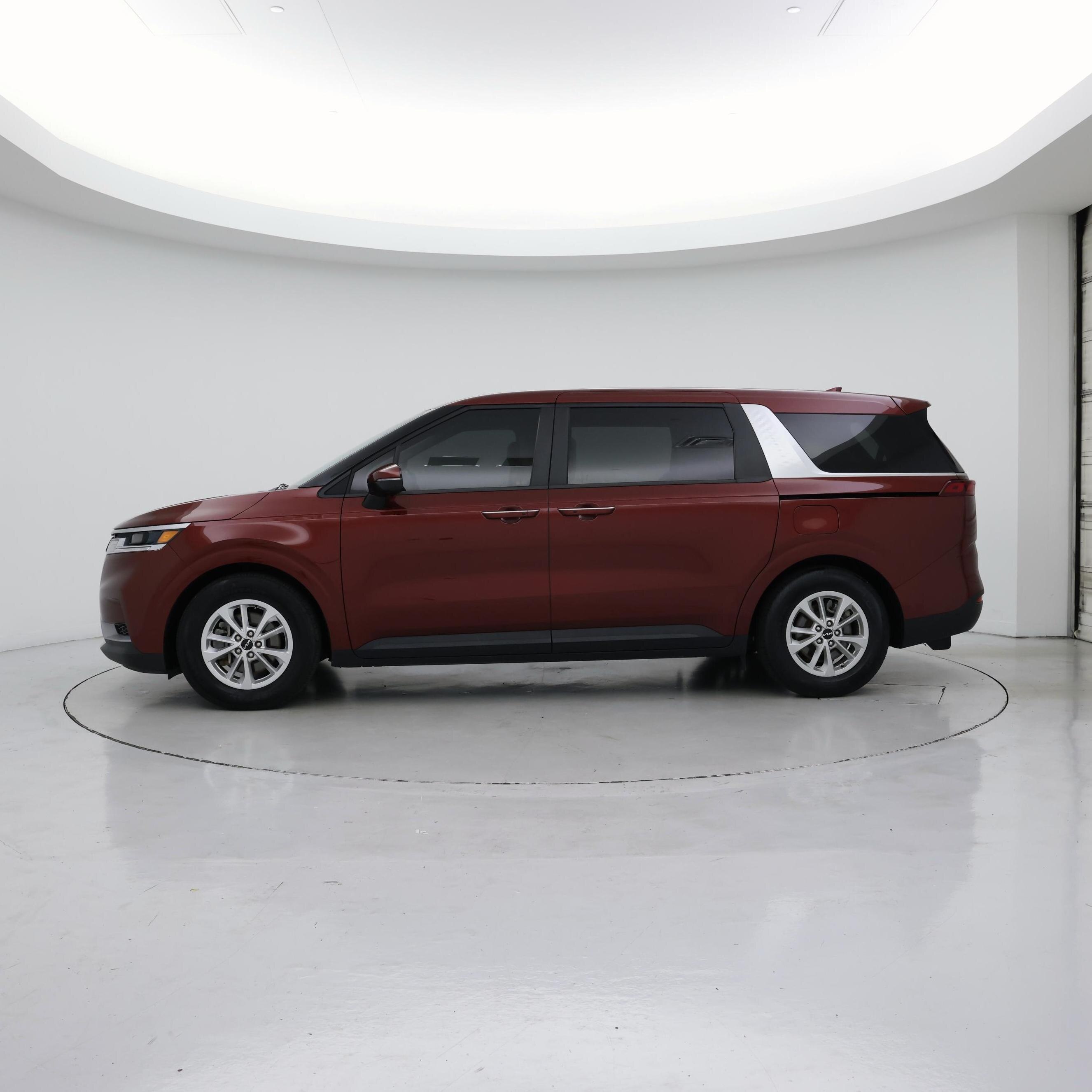 Thumbnail: 2022 Kia Carnival - 3