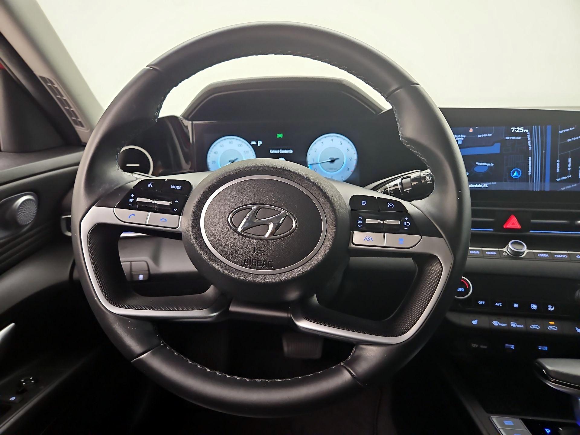 Thumbnail: 2022 Hyundai Elantra - 10