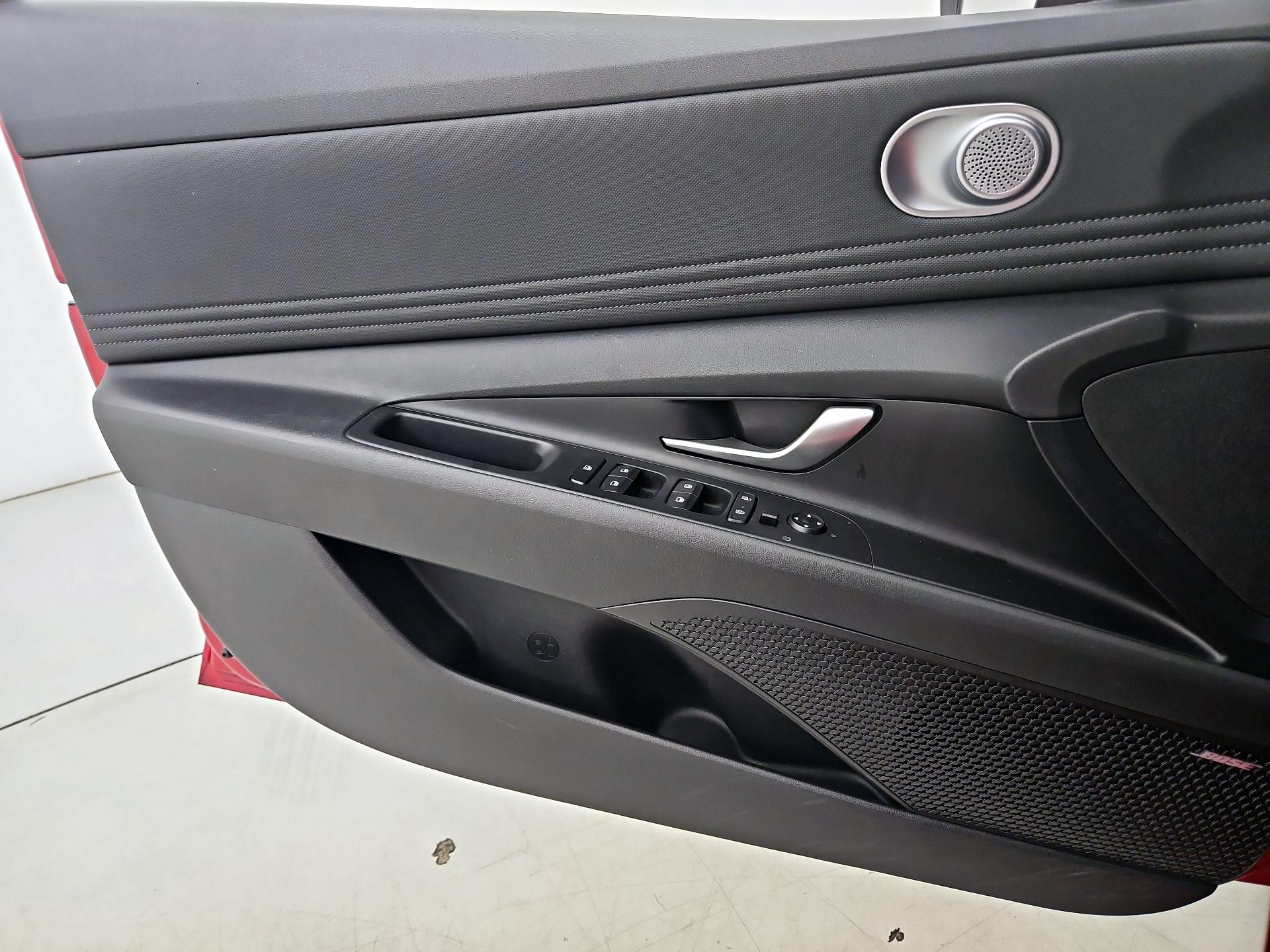 Thumbnail: 2022 Hyundai Elantra - 12